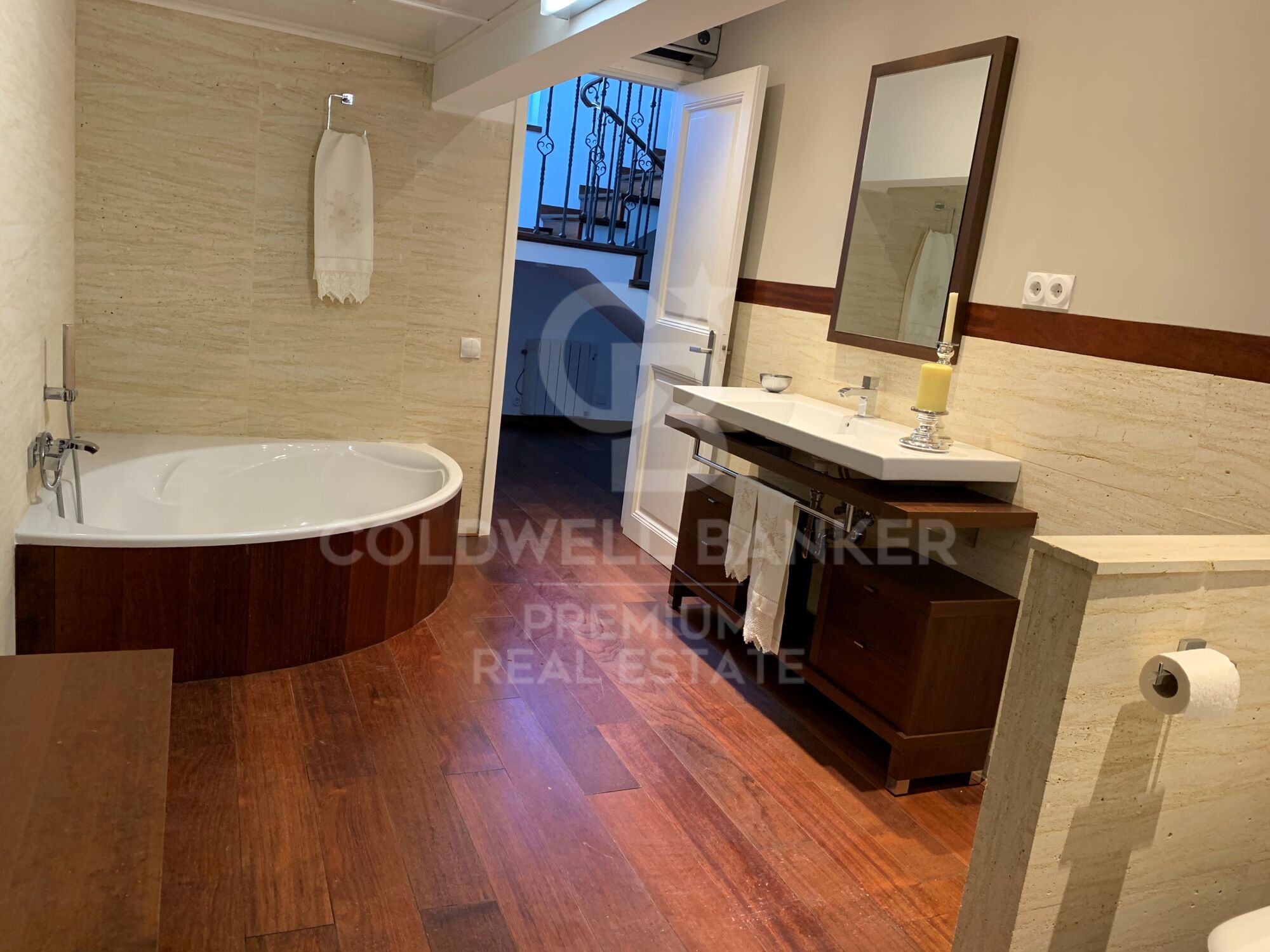 Magnificent villa totally private