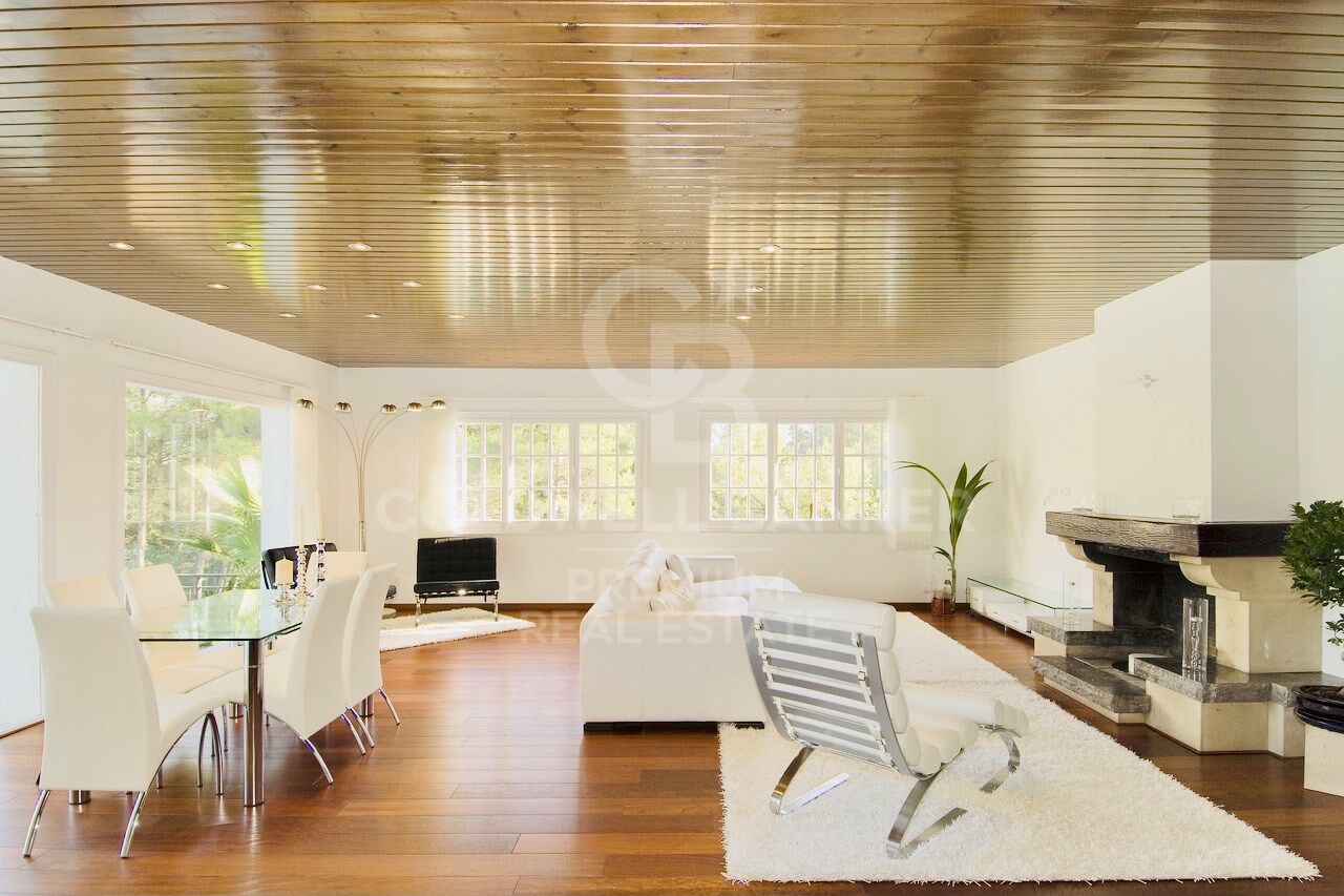 Magnificent villa totally private