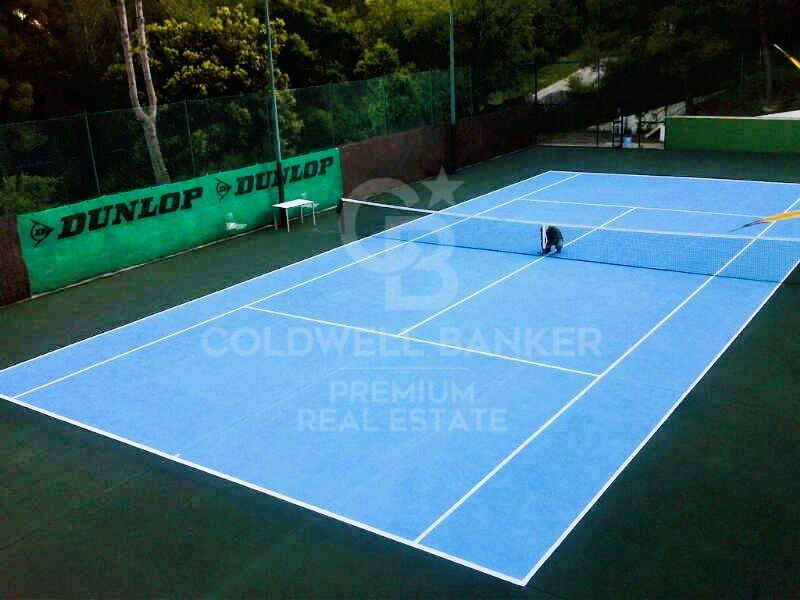 Magnificent villa totally private