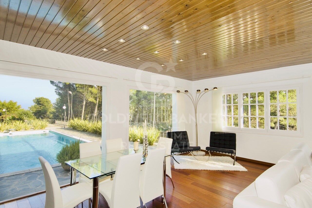 Magnificent villa totally private