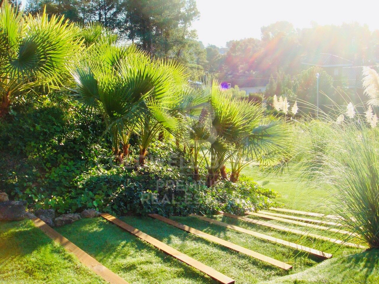 Magnificent villa totally private