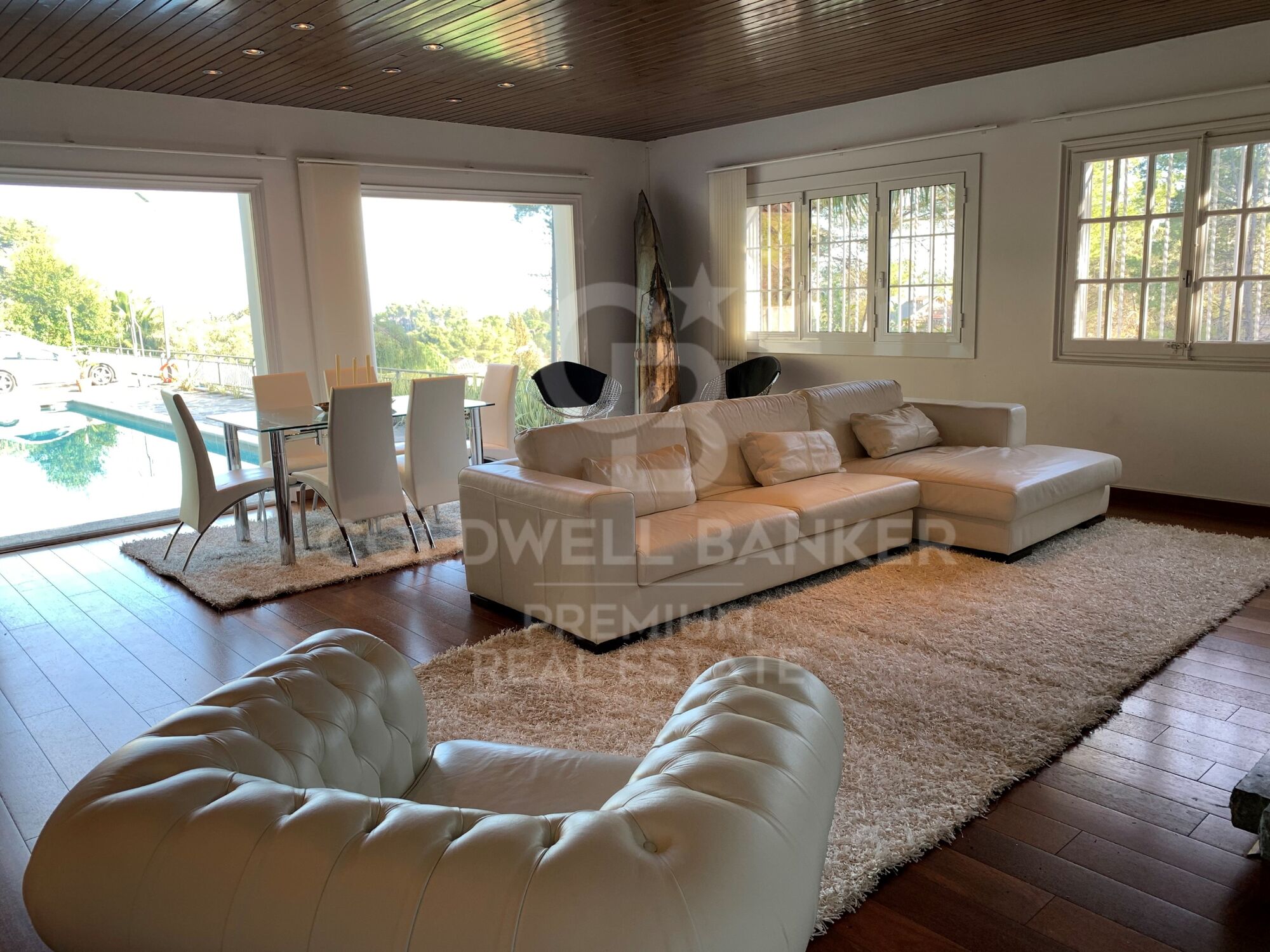 Magnificent villa totally private