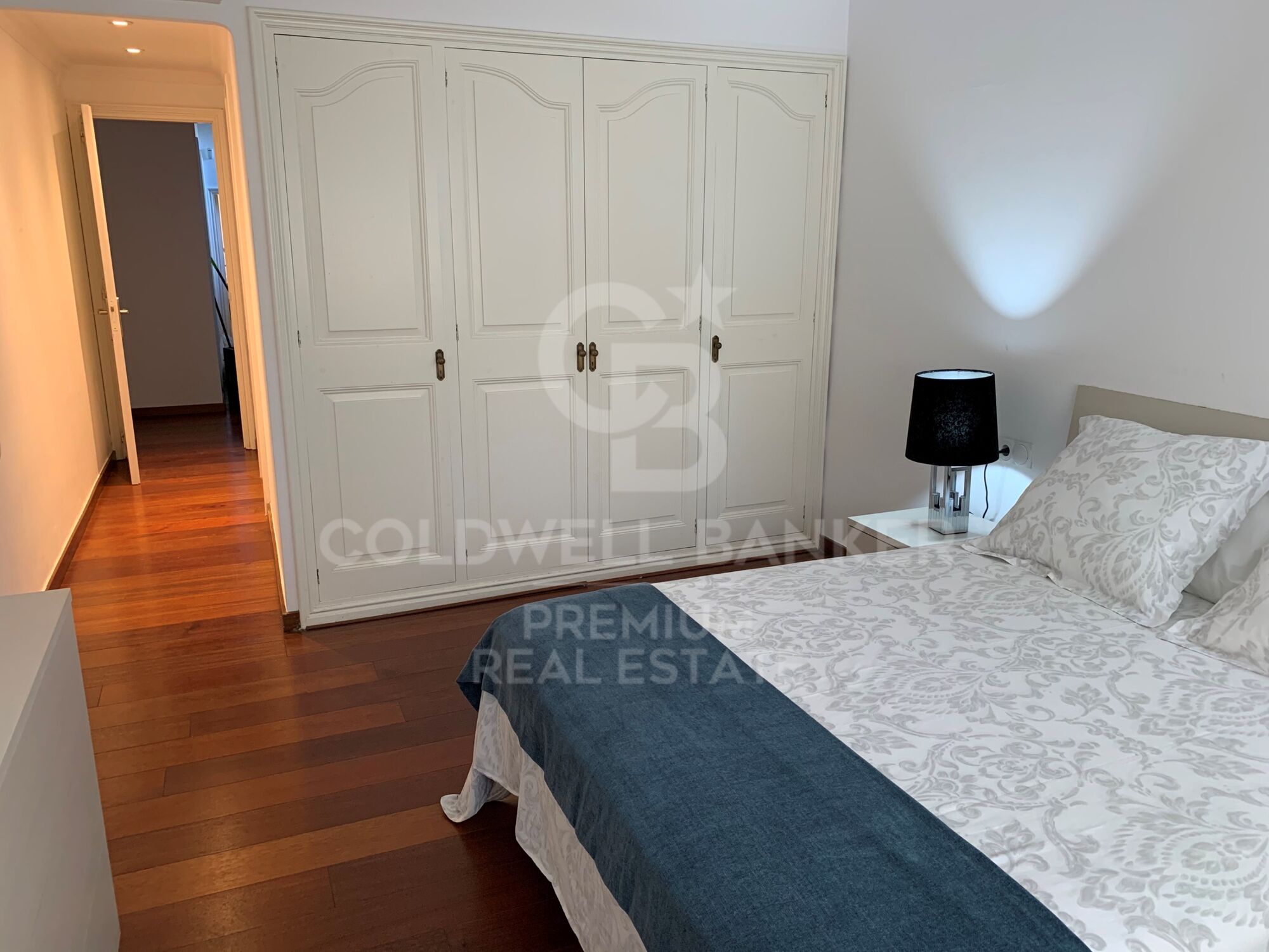 Magnificent villa totally private