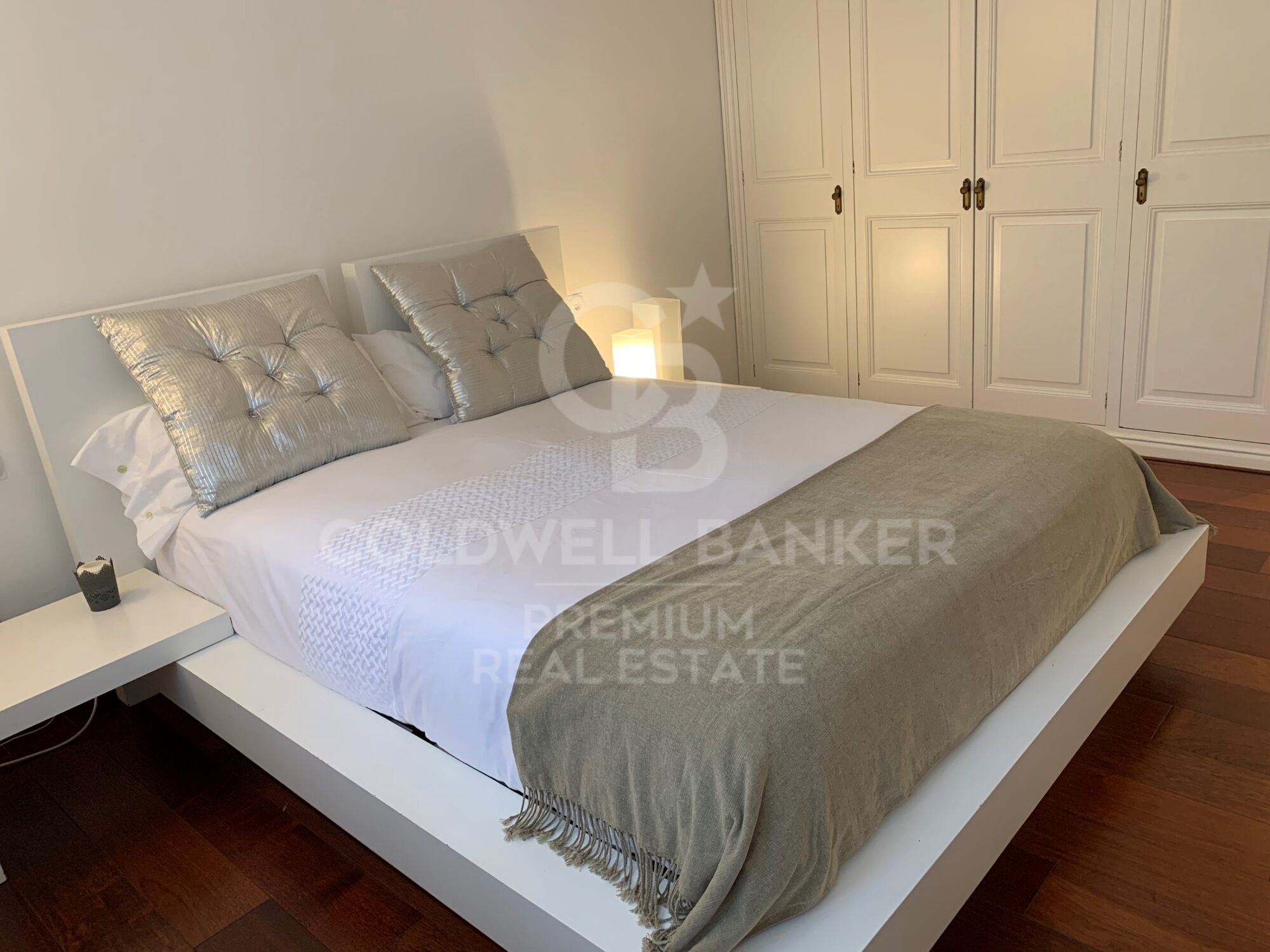 Magnificent villa totally private