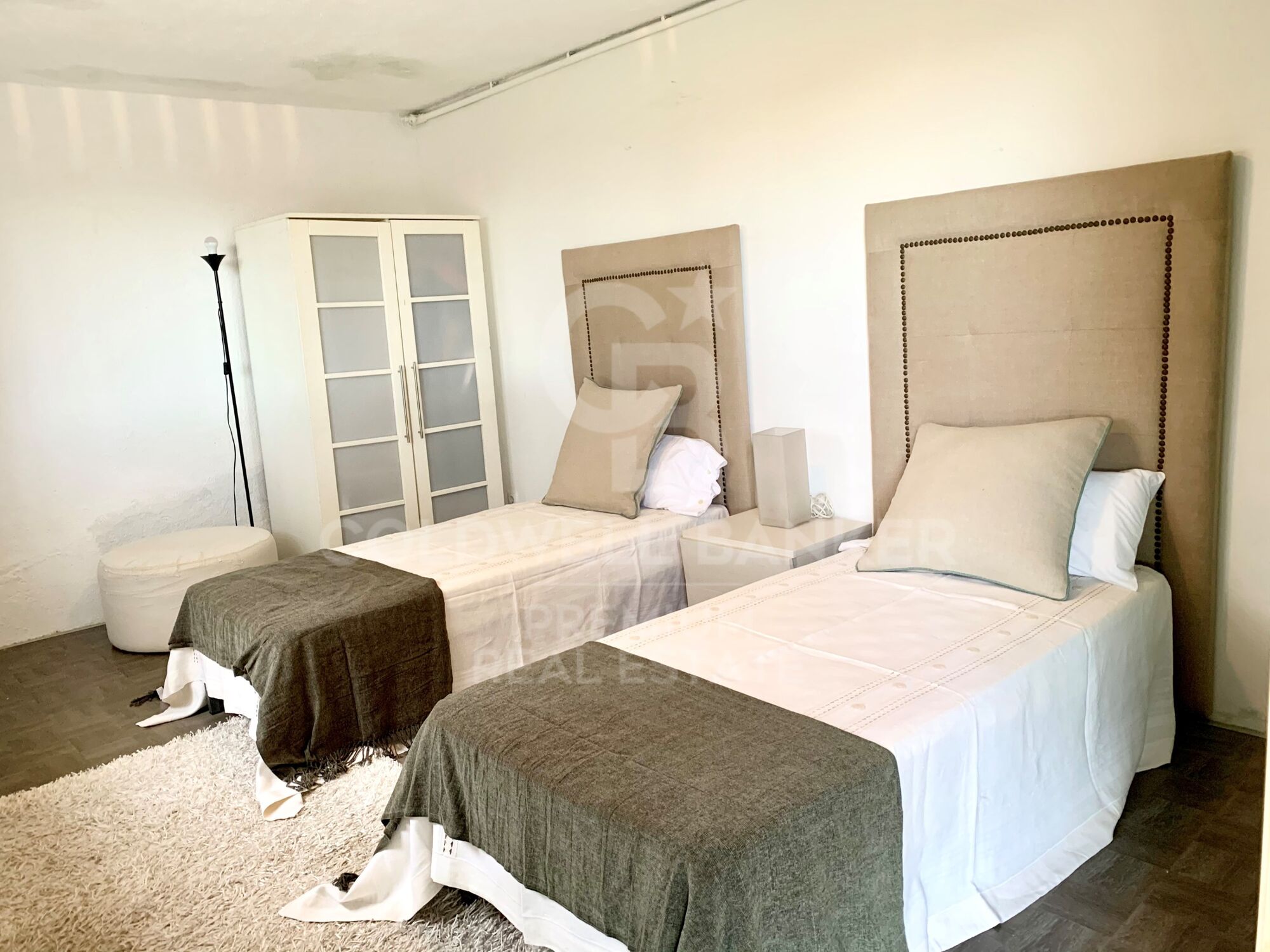 Magnificent villa totally private