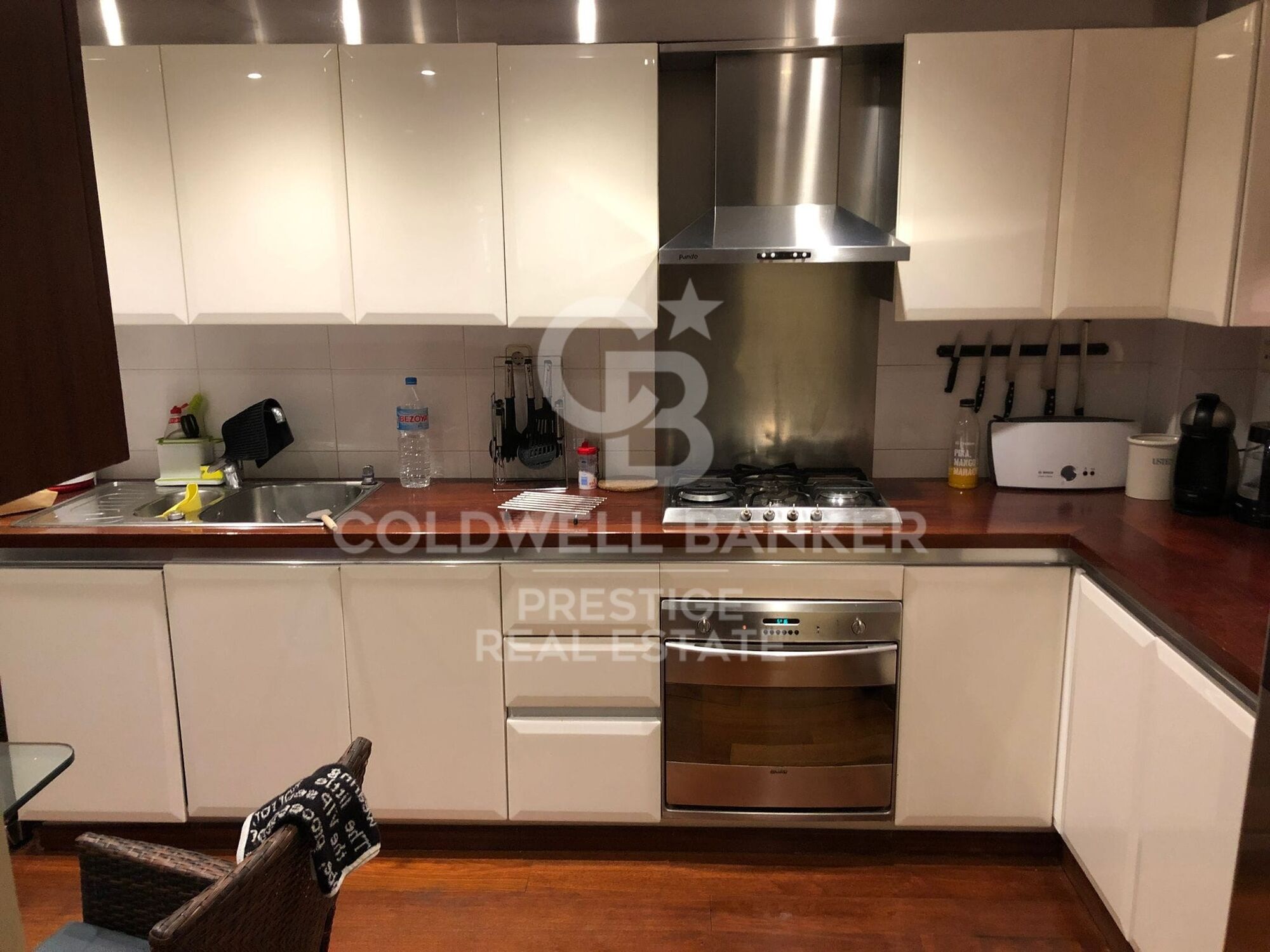 Comfortable house 80m from the beach