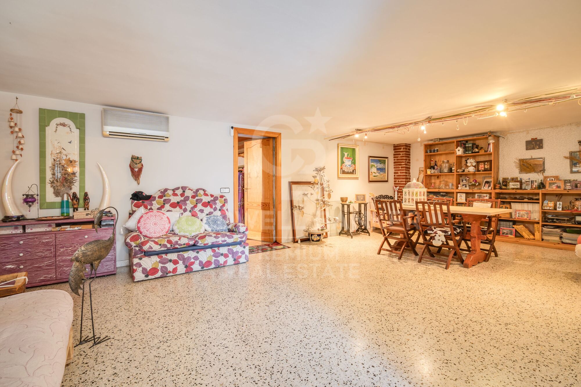 Espacio y Serenidad: Una Oportunidad Única en Can Mir - Castellnou