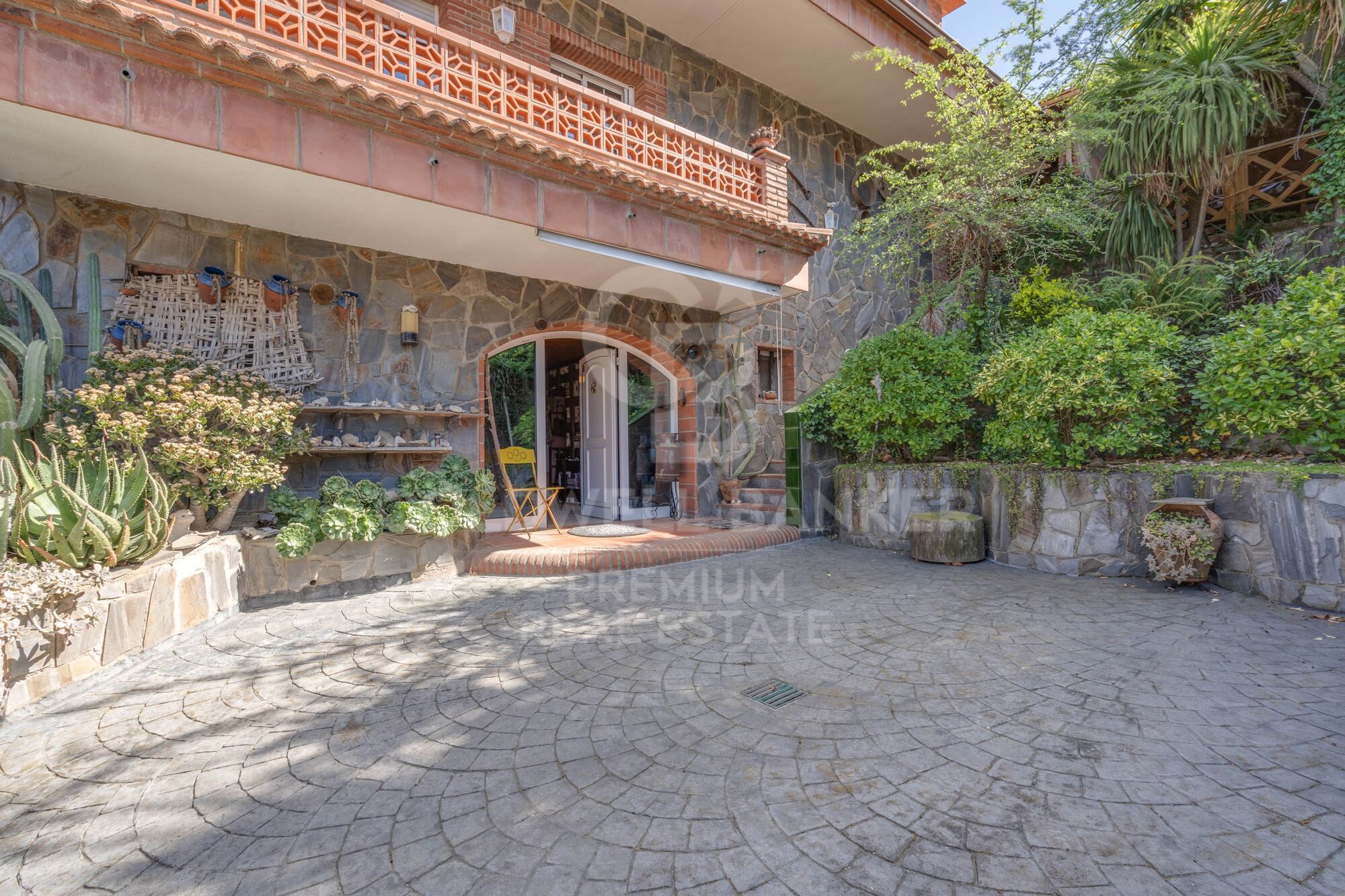 Espacio y Serenidad: Una Oportunidad Única en Can Mir - Castellnou