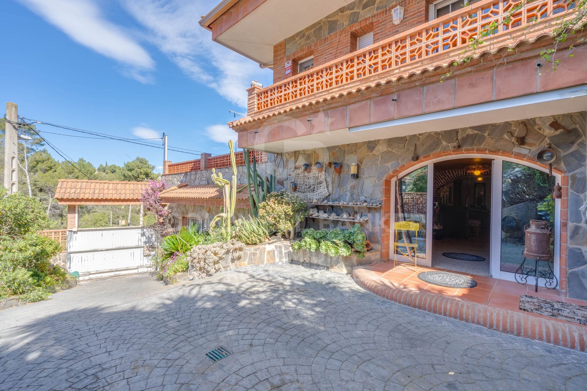 Espacio y Serenidad: Una Oportunidad Única en Can Mir - Castellnou