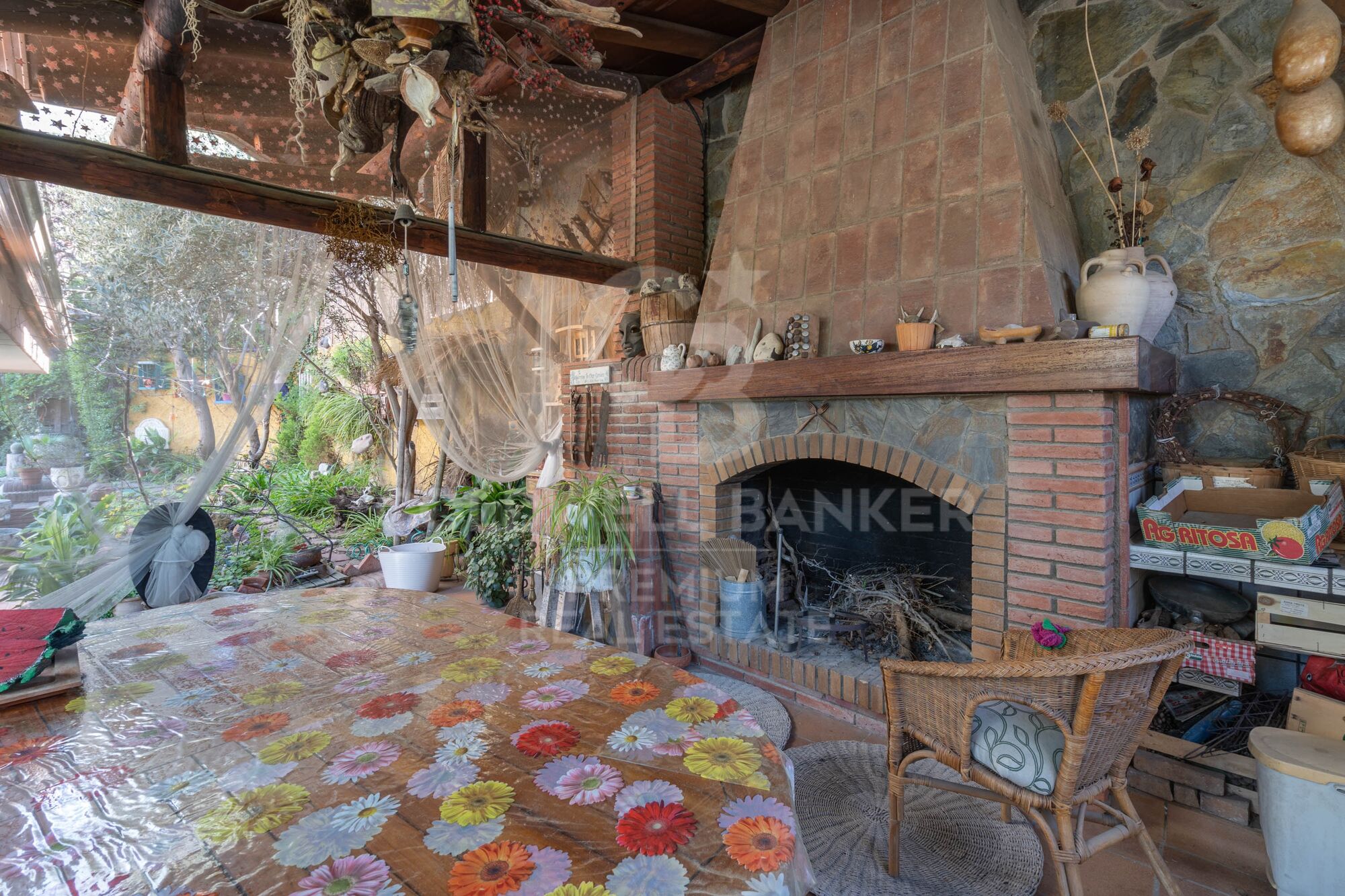 Espacio y Serenidad: Una Oportunidad Única en Can Mir - Castellnou