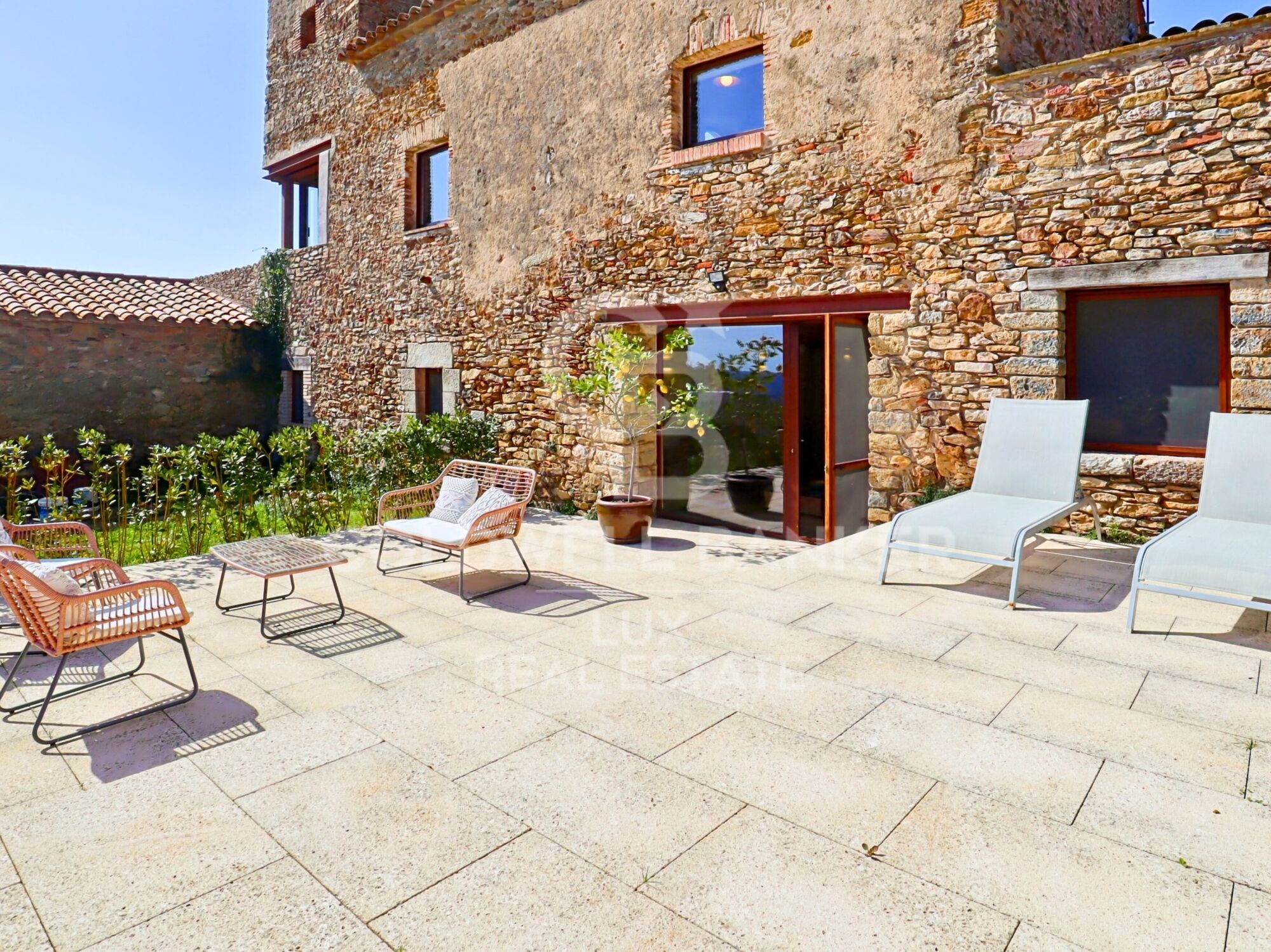 Magnifique propriété nichée à Montnegre au nord de l'Espagne