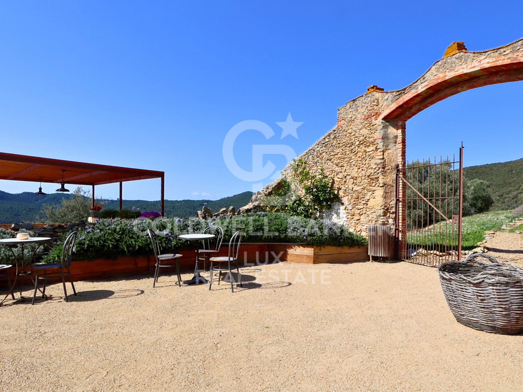 Magnifique propriété nichée à Montnegre au nord de l'Espagne