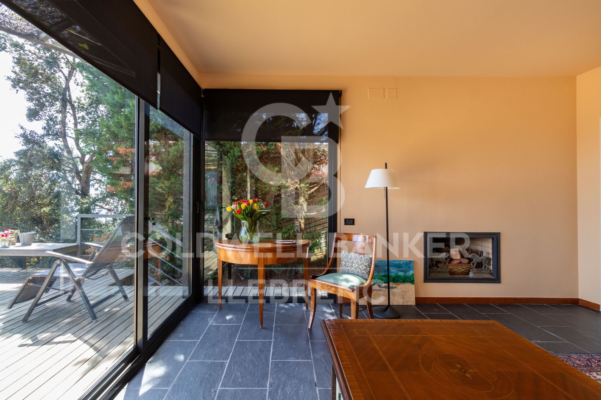 Espectacular casa de diseño en venta en Vallvidrera con jardín y piscina