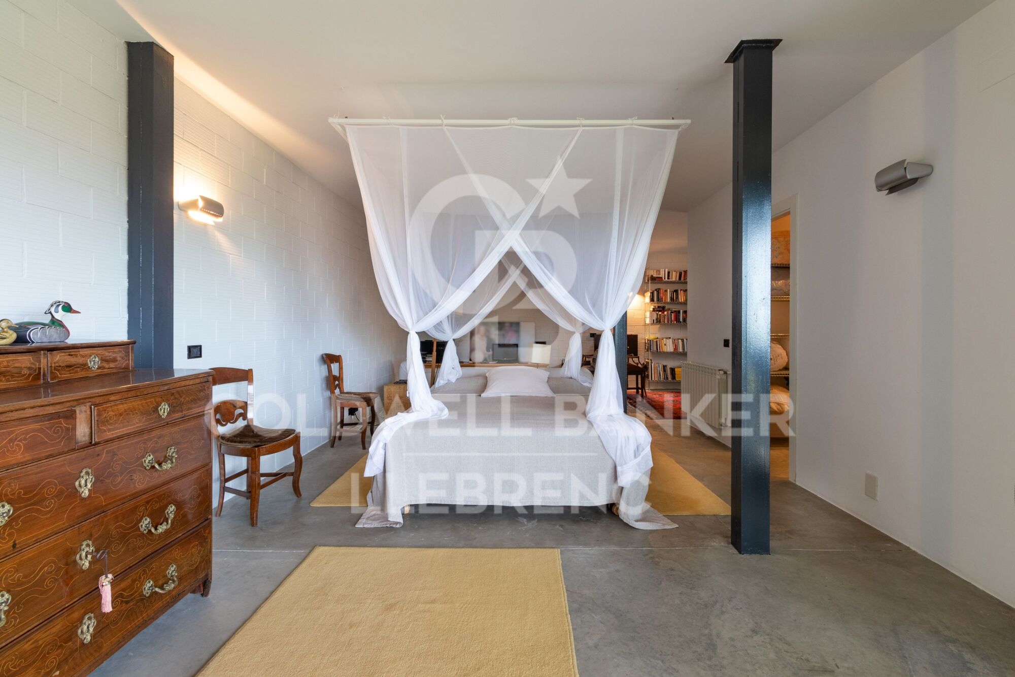 Espectacular casa de diseño en venta en Vallvidrera con jardín y piscina