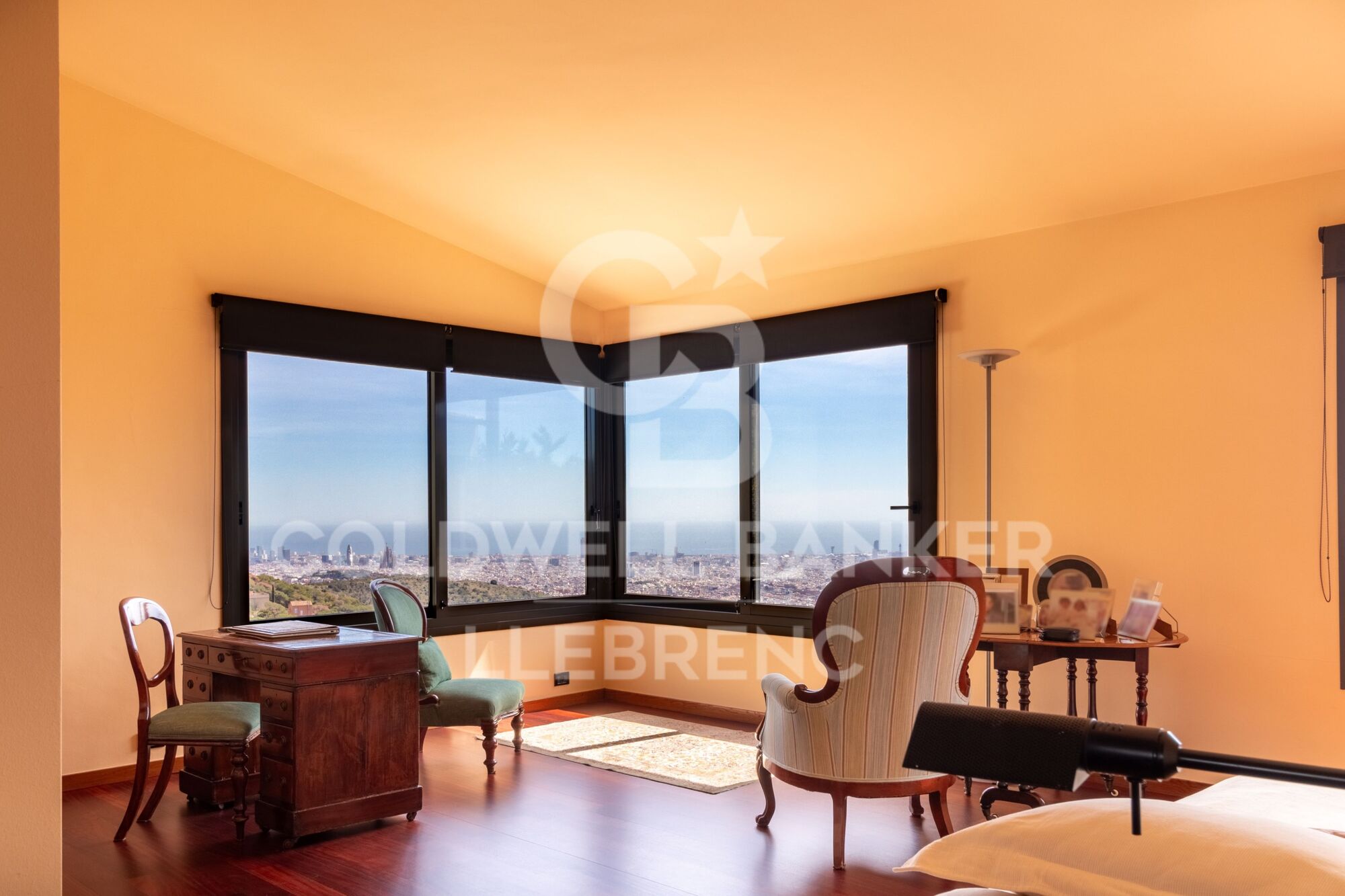 Espectacular casa de diseño en venta en Vallvidrera con jardín y piscina