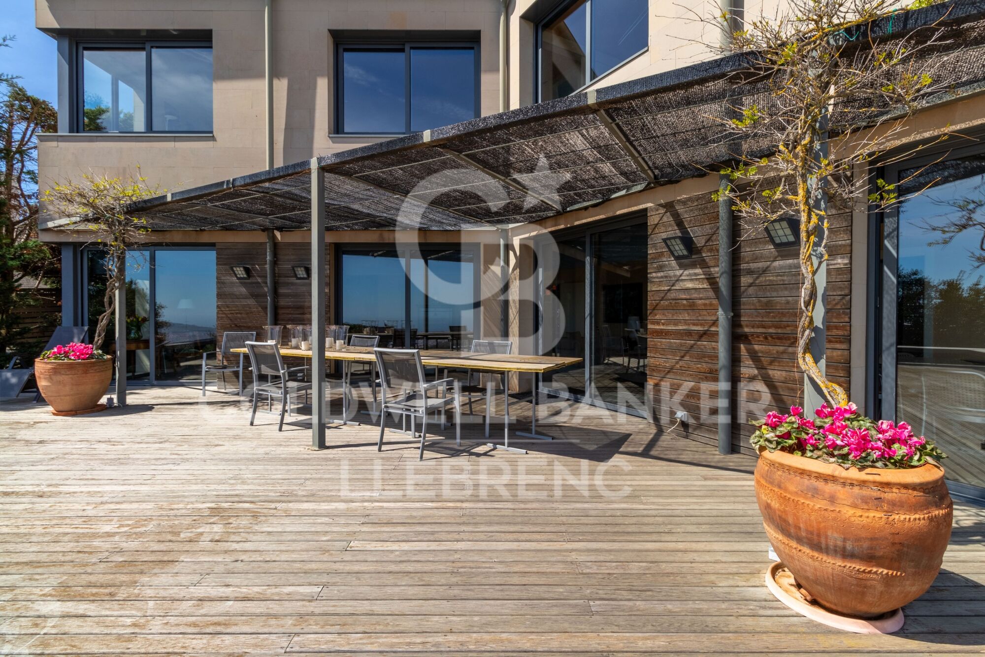 Superbe maison design à vendre à Vallvidrera avec jardin et piscine