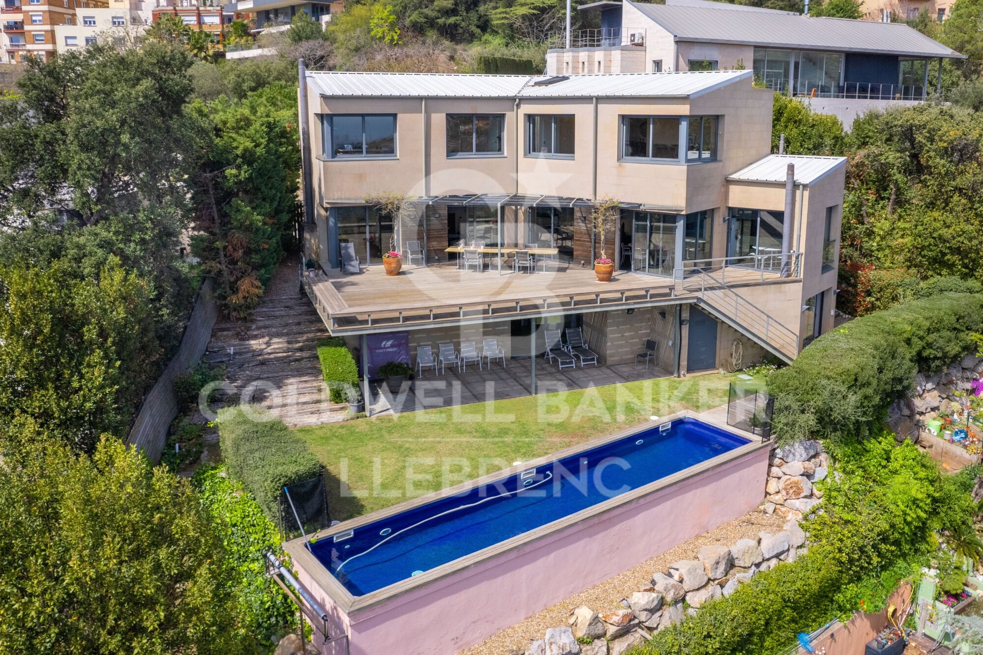 Superbe maison design à vendre à Vallvidrera avec jardin et piscine