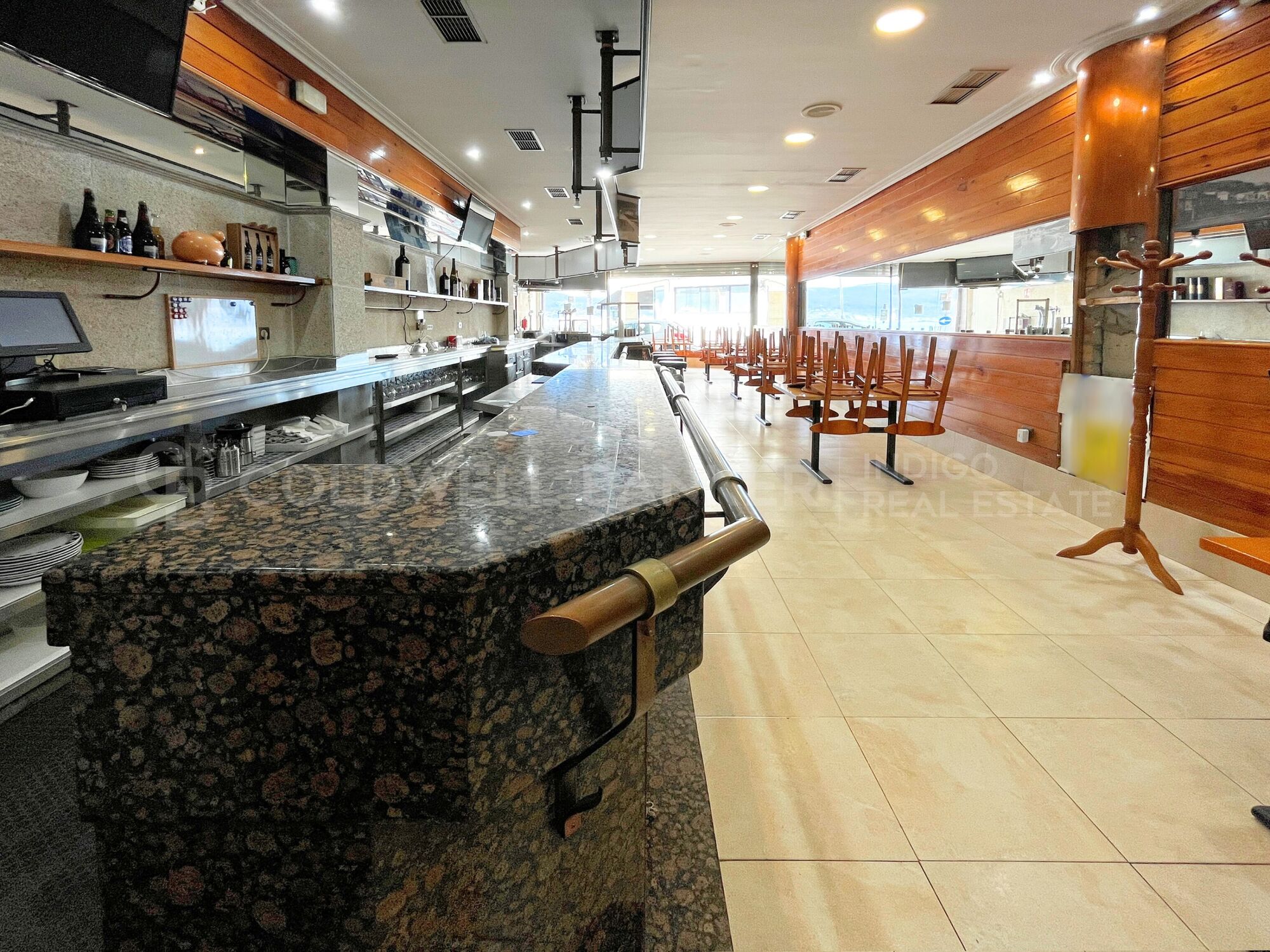 Local a pie de playa en Panxon, Nigrán