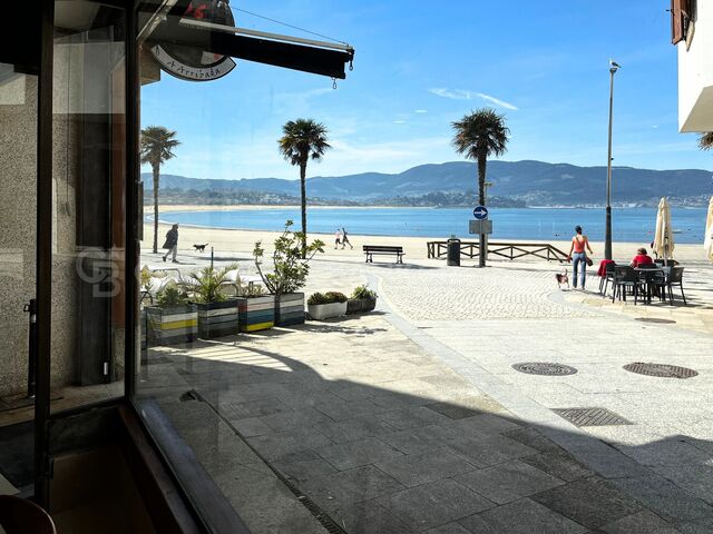 Local a pie de playa en Panxon, Nigrán