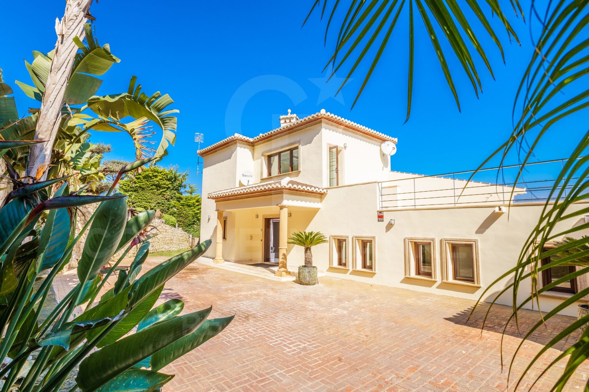 ORCHID HOUSE with incredible view