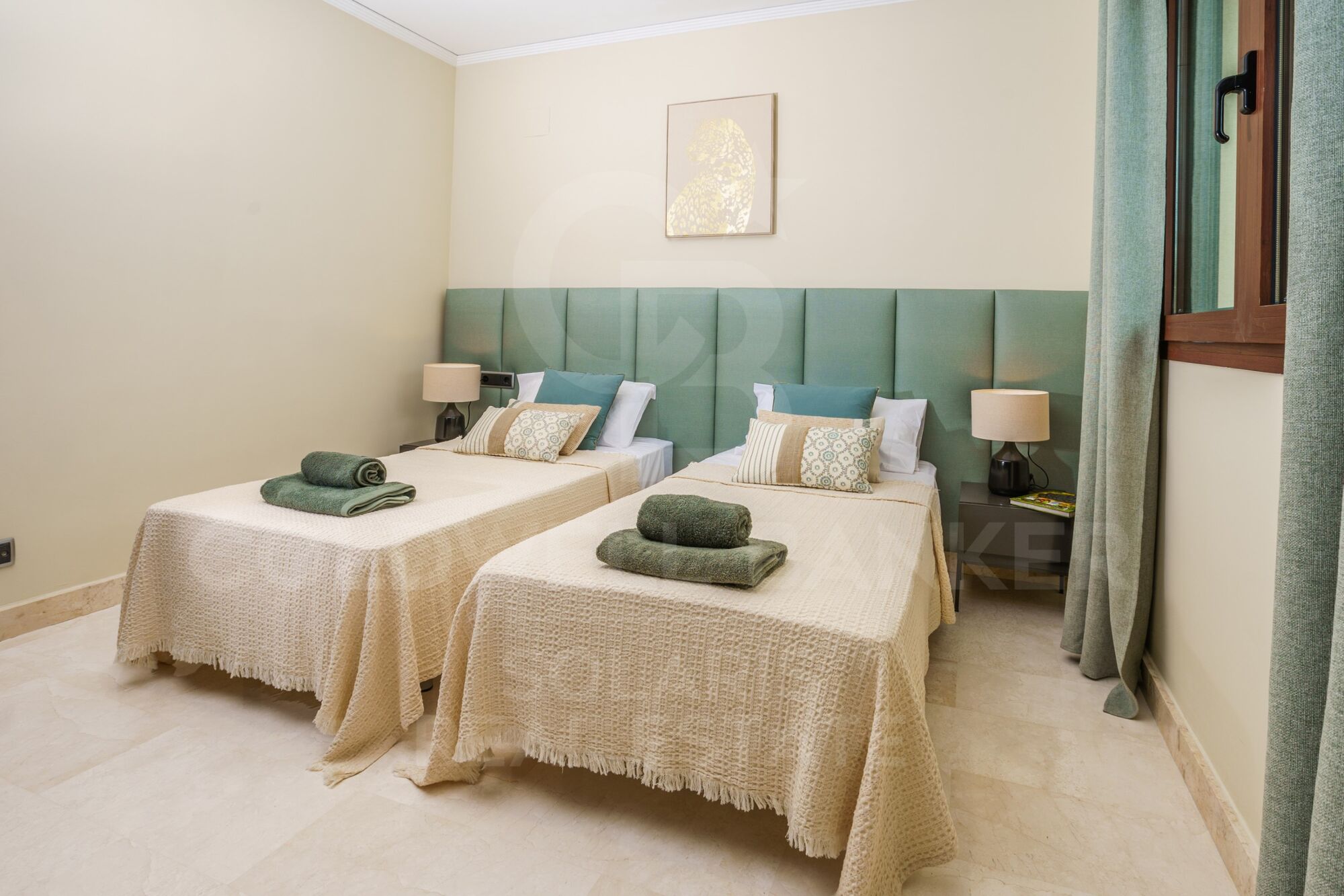 ORCHID HOUSE with incredible view