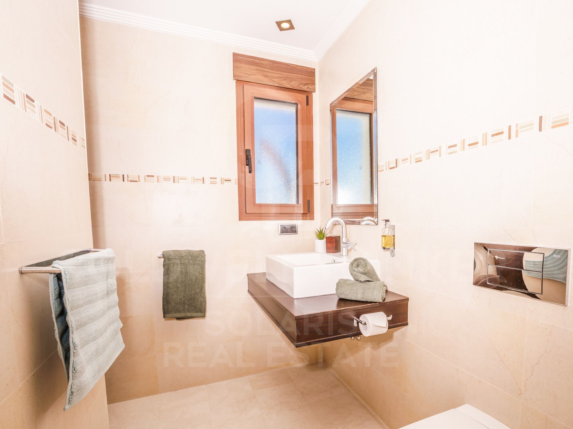 ORCHID HOUSE with incredible view