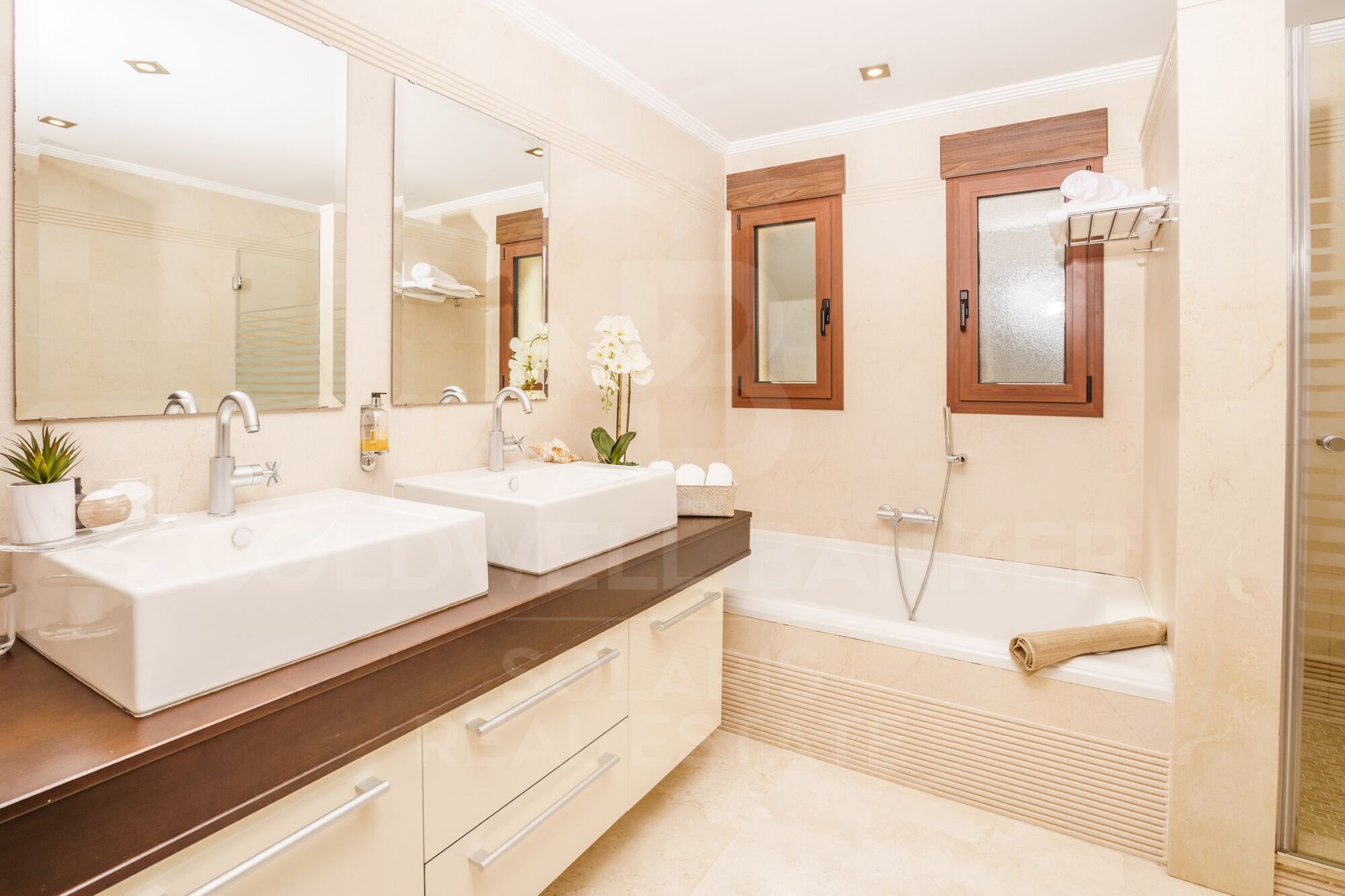 ORCHID HOUSE with incredible view