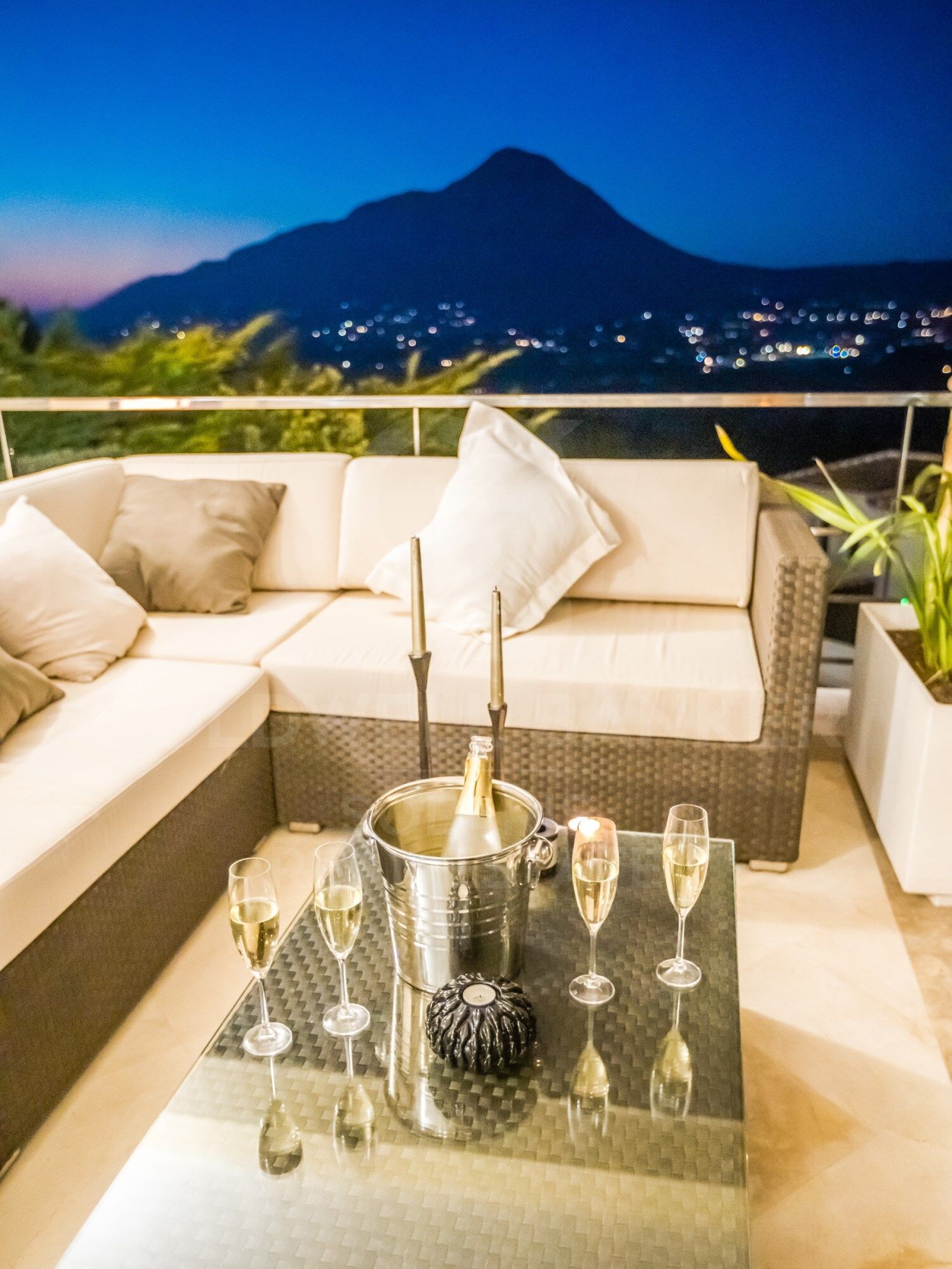 ORCHID HOUSE with incredible view