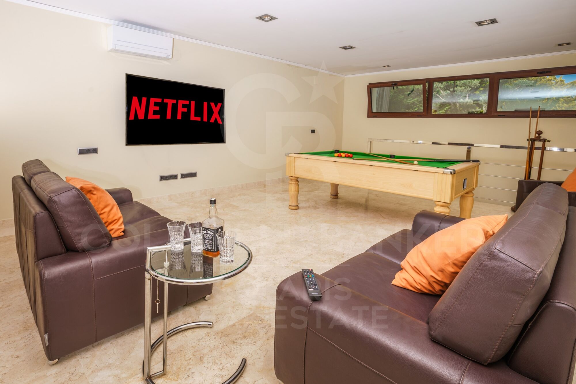 ORCHIDEENHAUS mit unglaublicher Aussicht