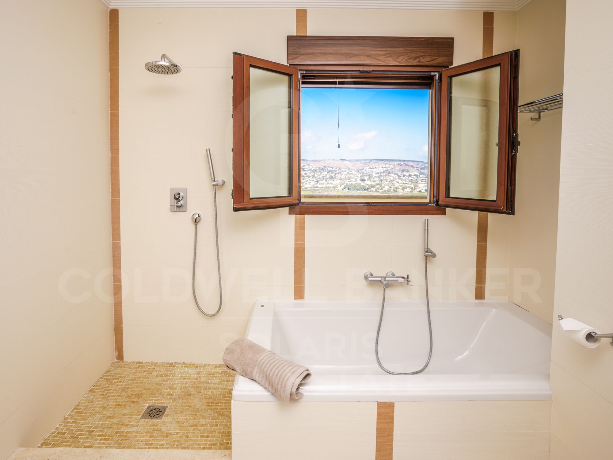 ORCHID HOUSE with incredible view