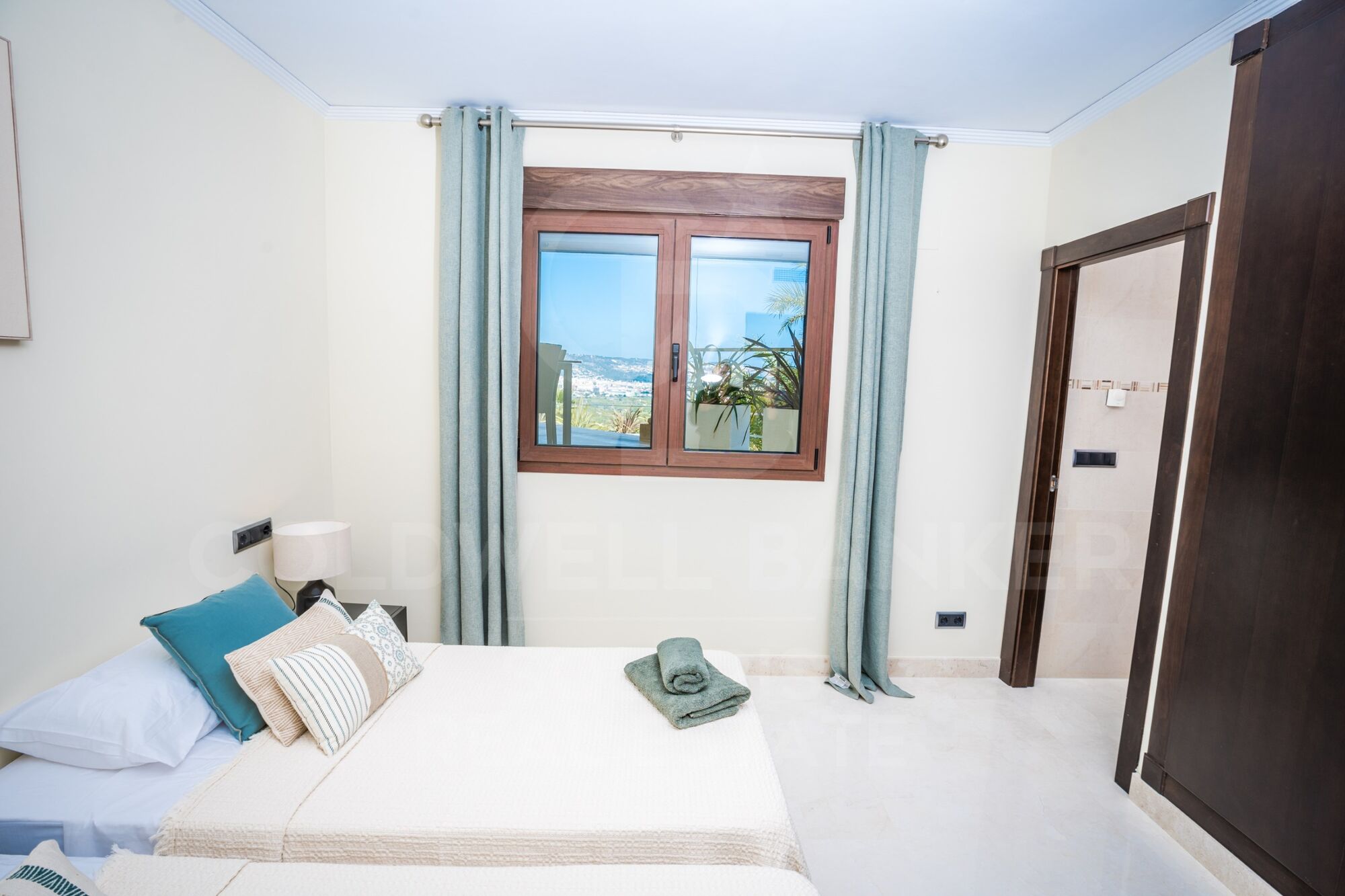 ORCHID HOUSE with incredible view