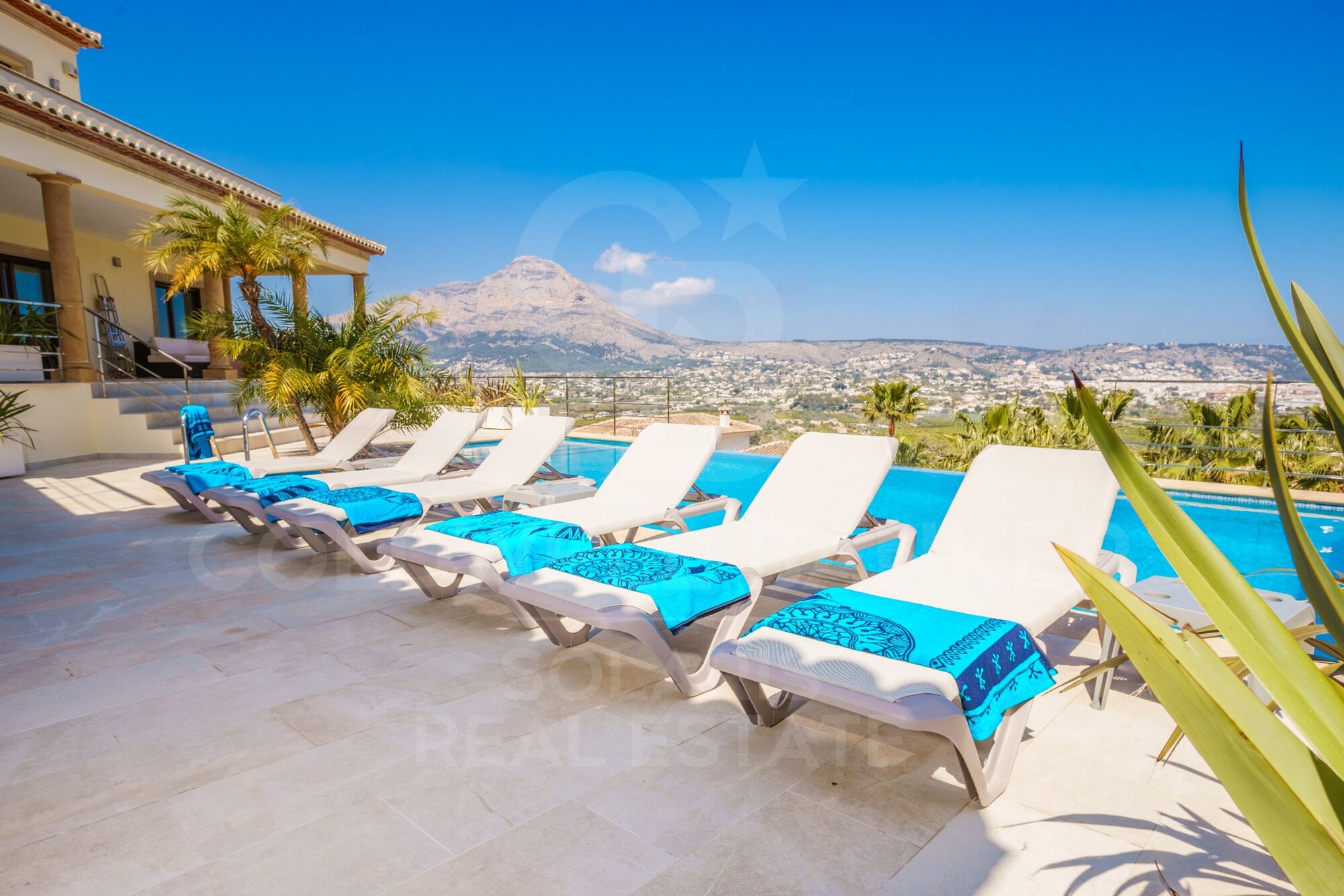 ORCHID HOUSE with incredible view