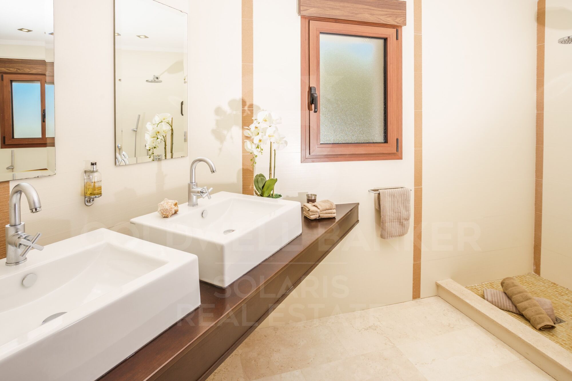 ORCHID HOUSE with incredible view