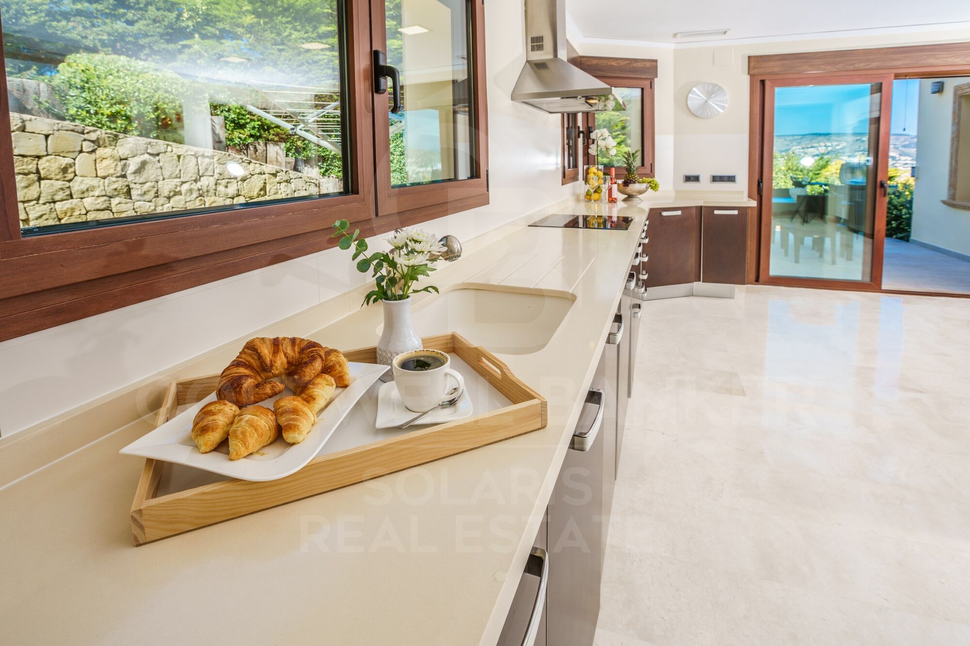 ORCHIDEENHAUS mit unglaublicher Aussicht