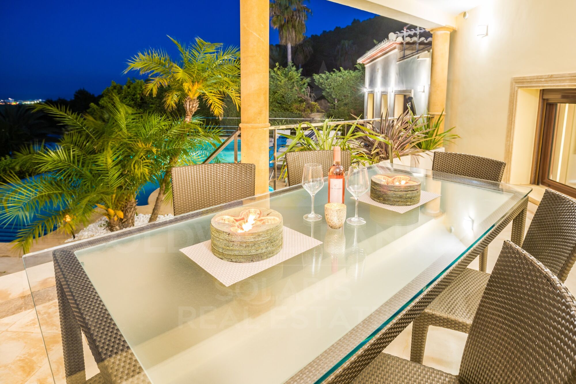 ORCHIDEENHAUS mit unglaublicher Aussicht