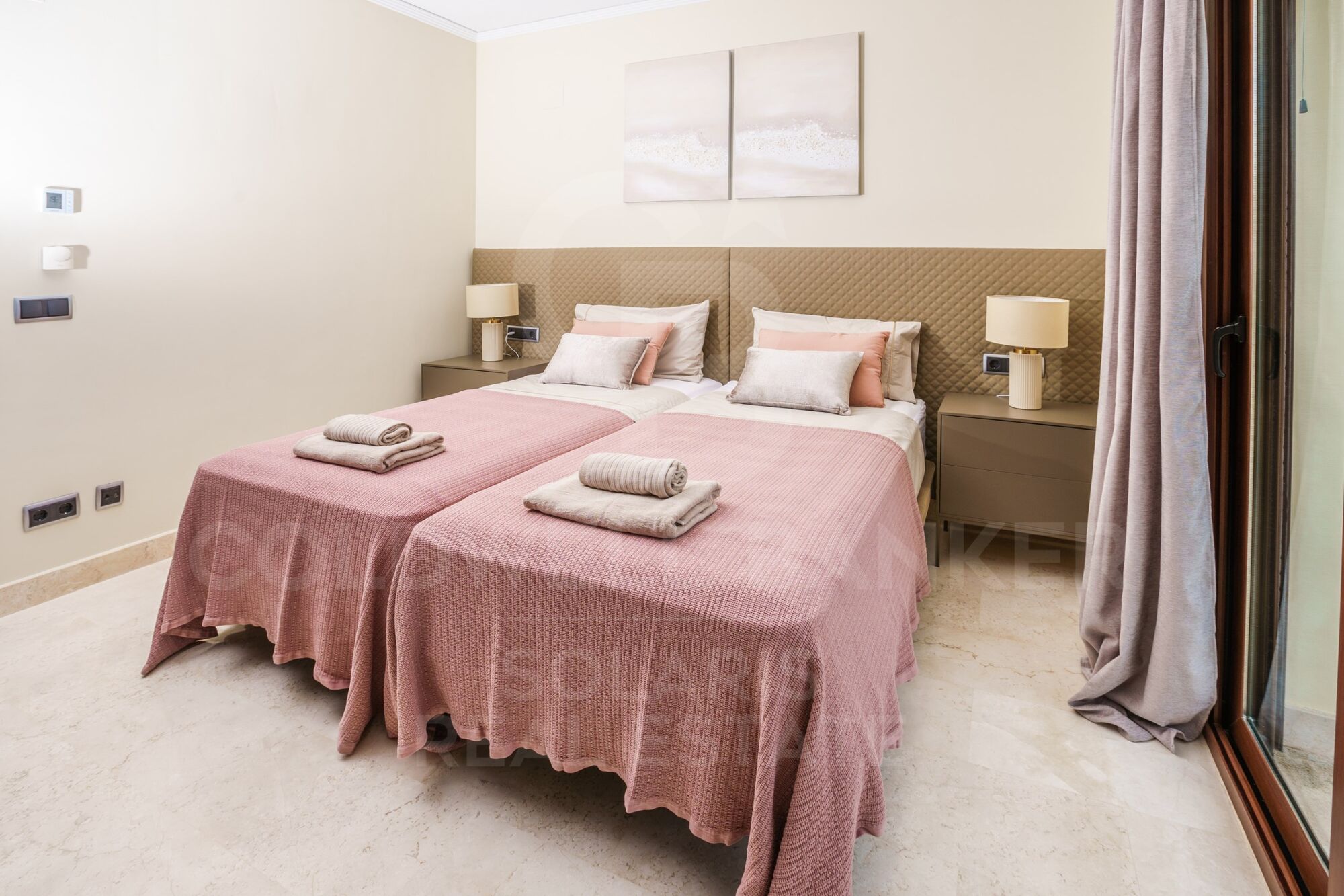 ORCHIDEENHAUS mit unglaublicher Aussicht