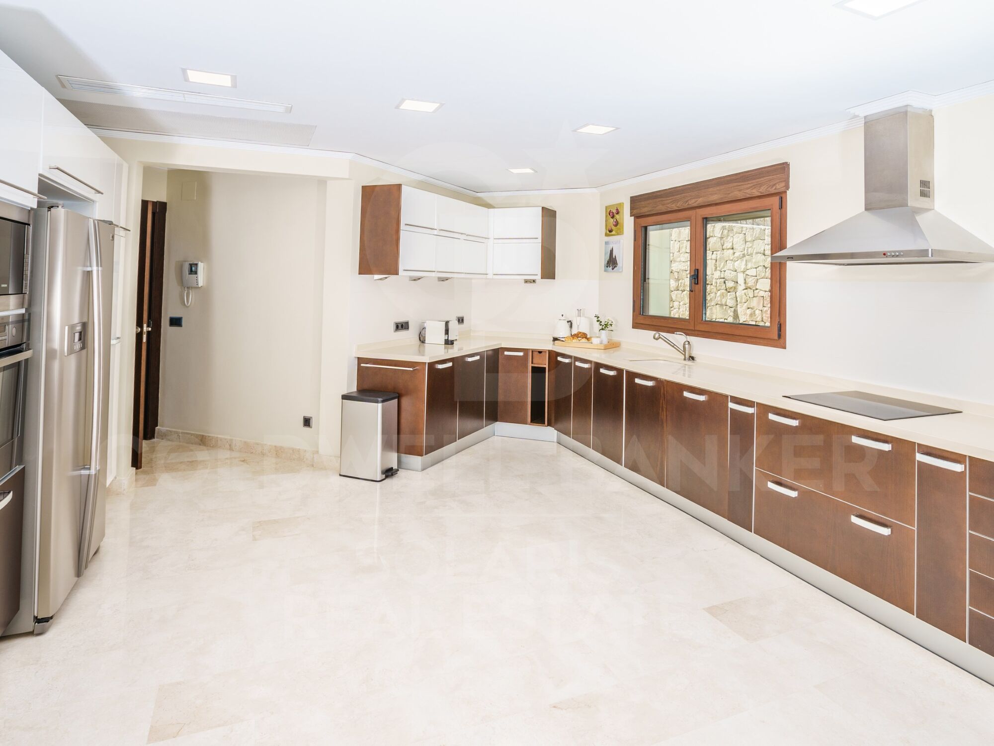 ORCHID HOUSE with incredible view