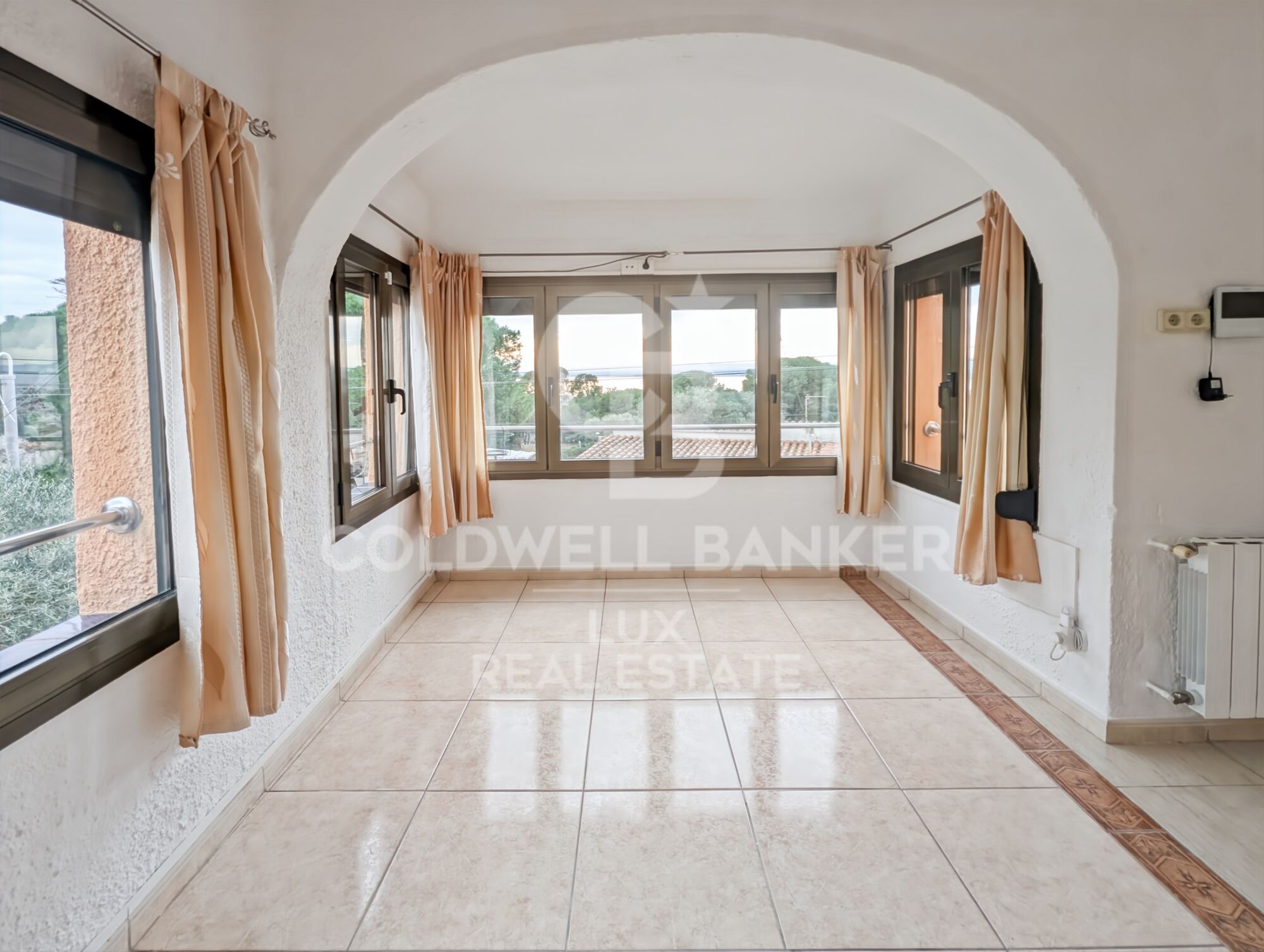 Haus mit Meerblick und 500 m vom Zentrum von Roses entfernt