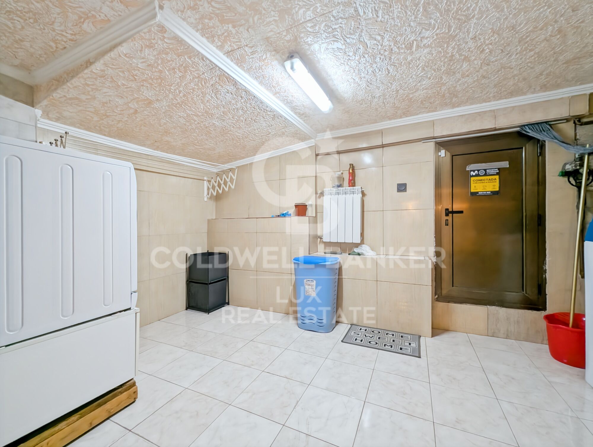 House with sea views and 500m from the centre of Roses