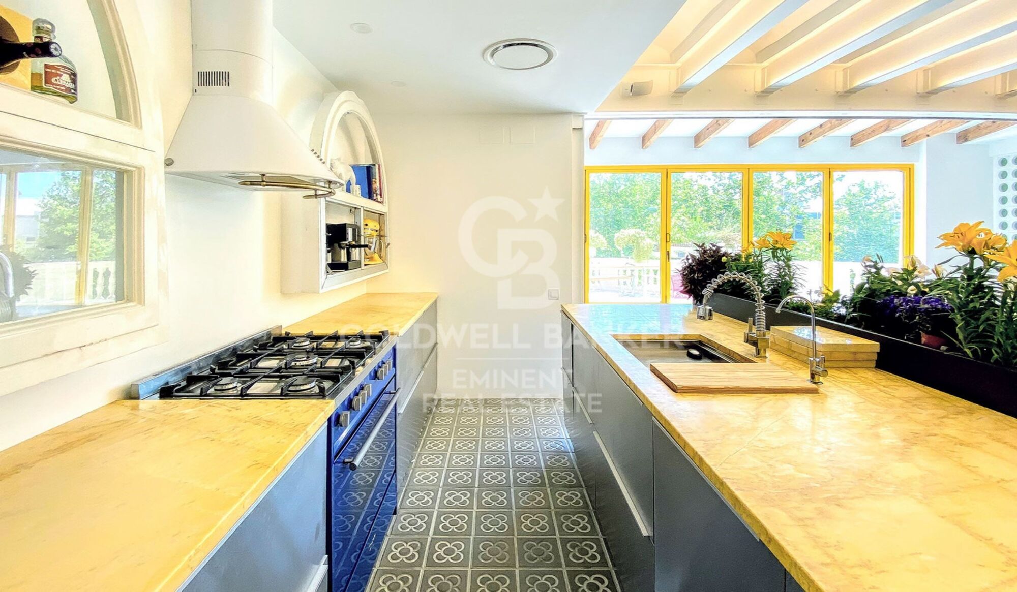 Extraordinary and spacious corner house few blocks from the beach