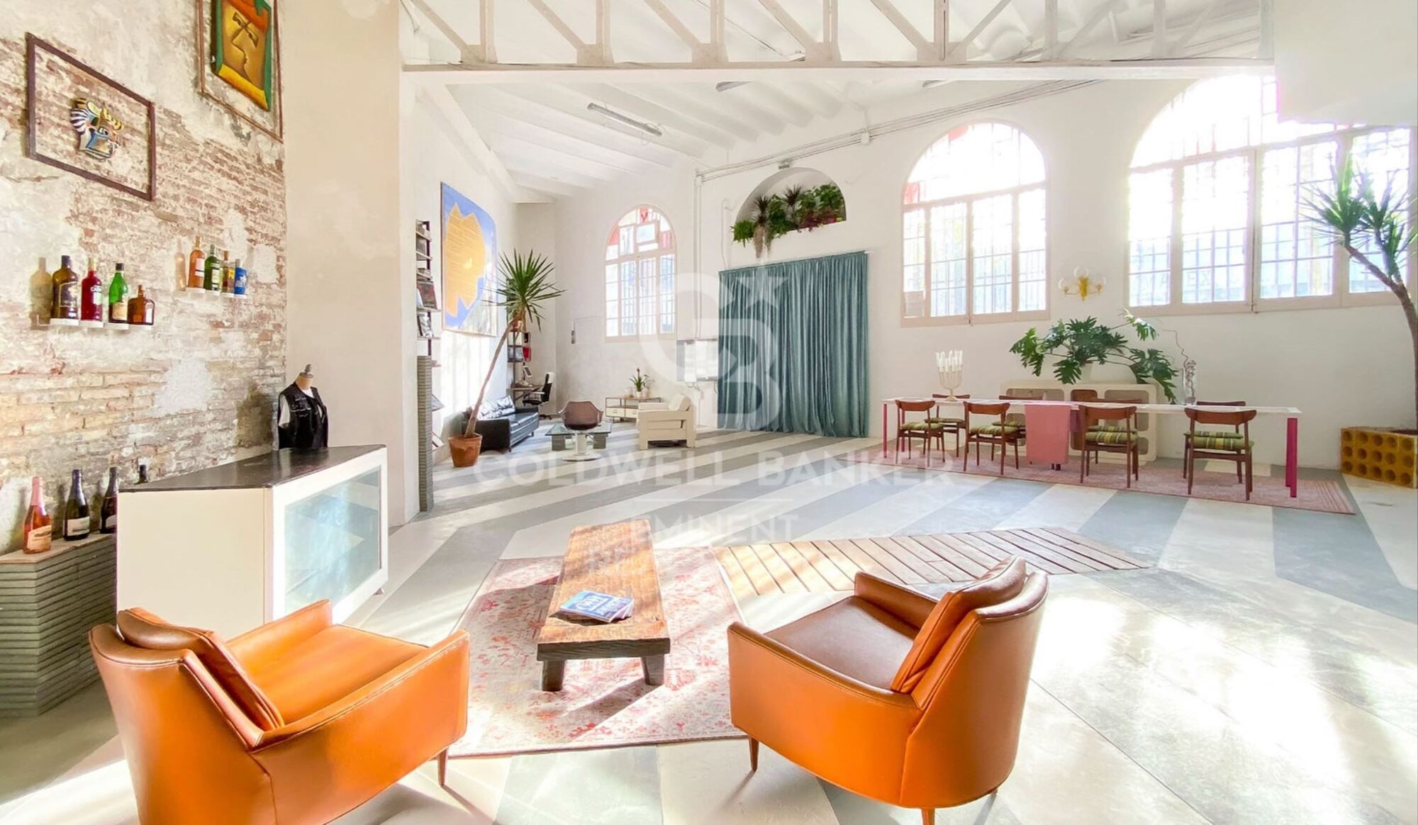 Espectacular casa esquinera a pocos metros de la playa