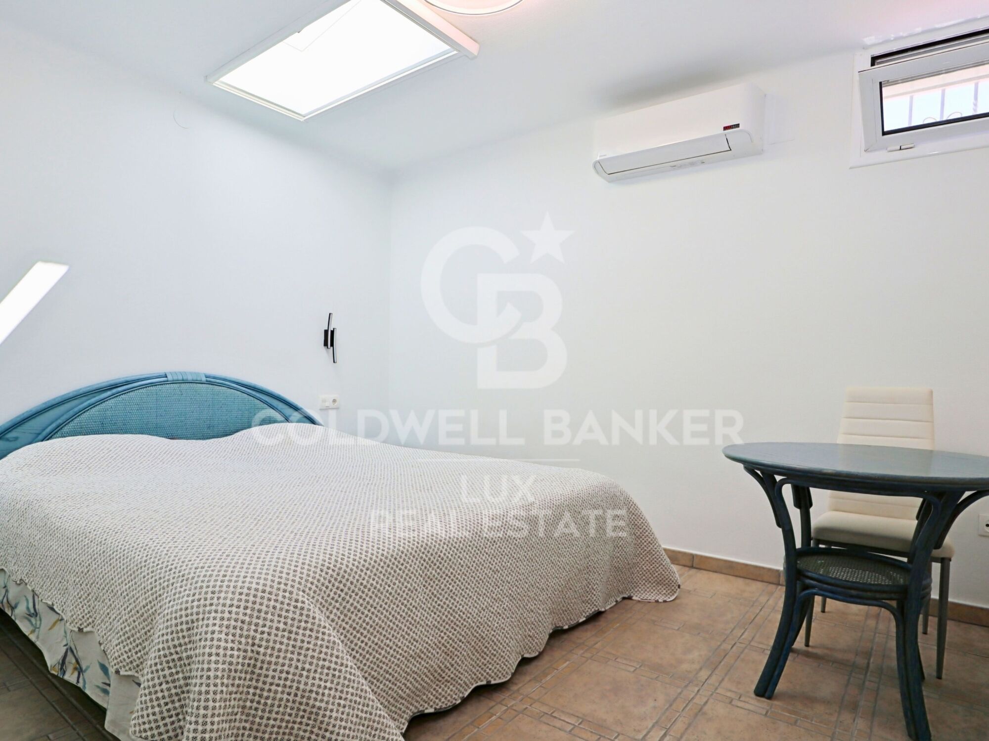 One-storey house with swimming pool sold furnished and equipped in Empuriabrava