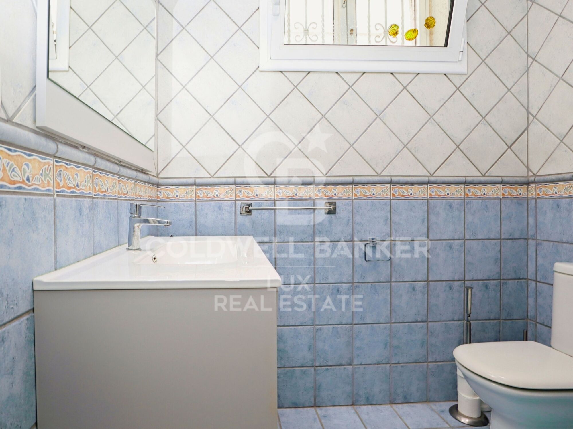 One-storey house with swimming pool sold furnished and equipped in Empuriabrava