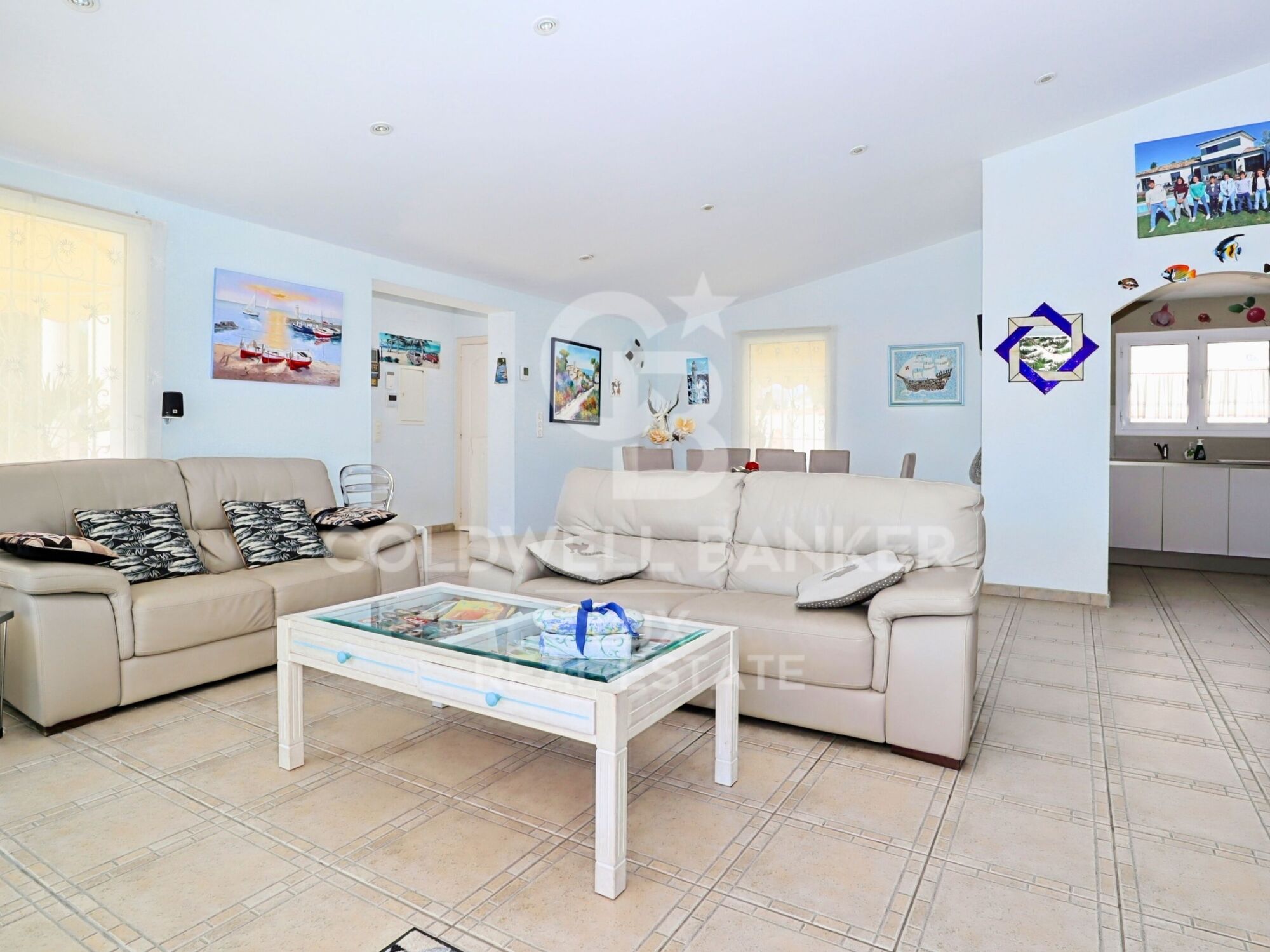 Casa planta baja con piscina se vende amueblada y equipada en Empuriabrava