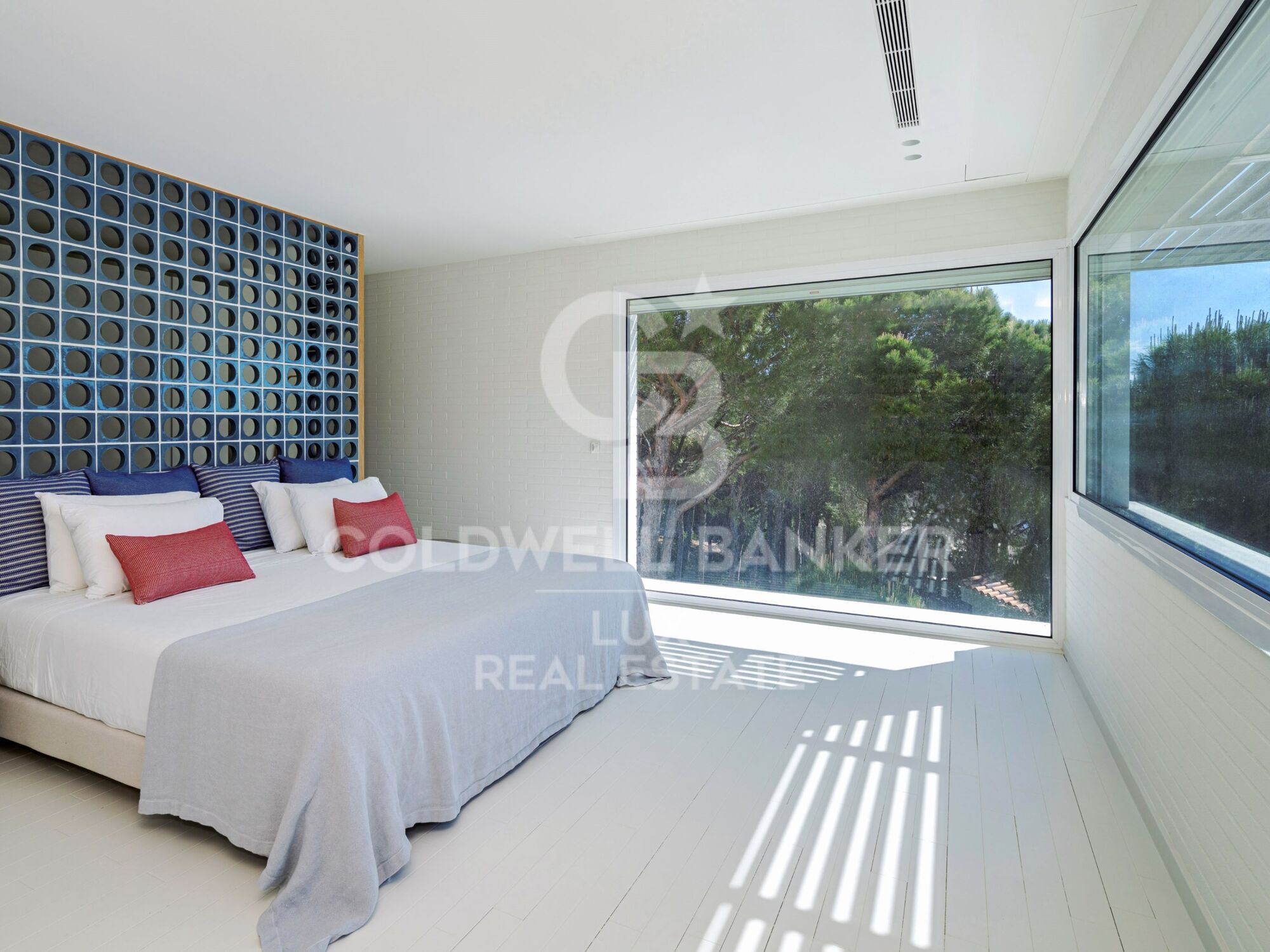 Luxury waterfront property on the Costa Brava