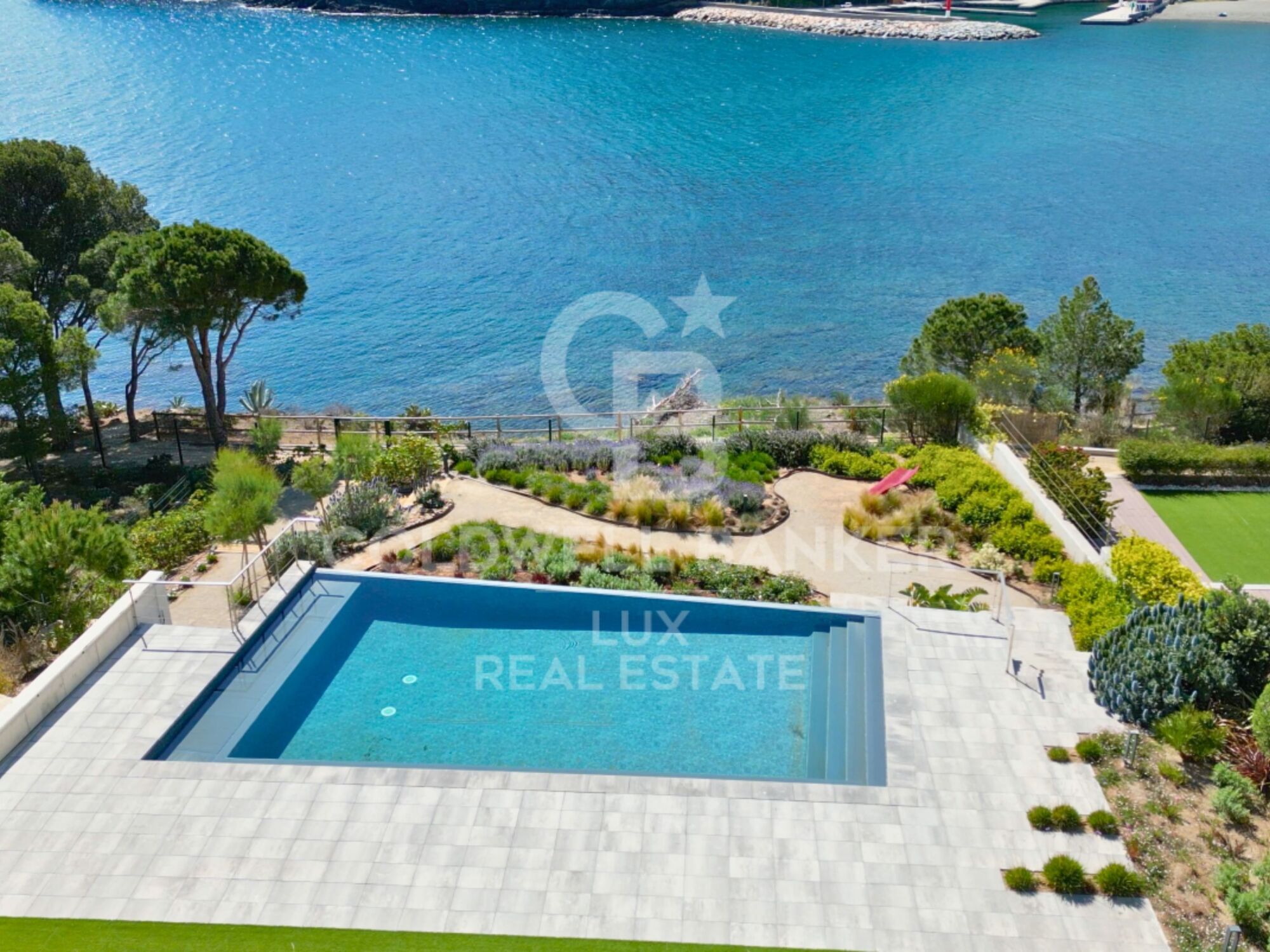 Luxury waterfront property on the Costa Brava