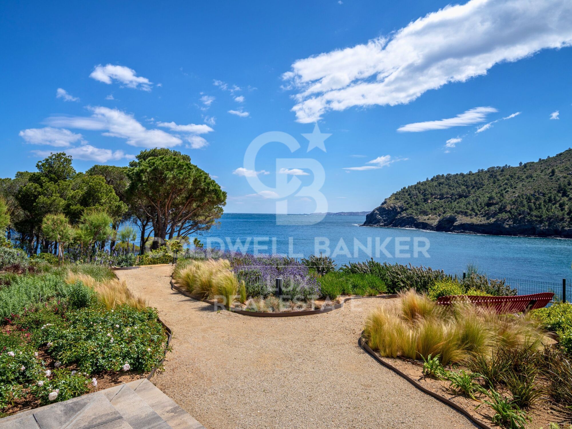 Luxury waterfront property on the Costa Brava