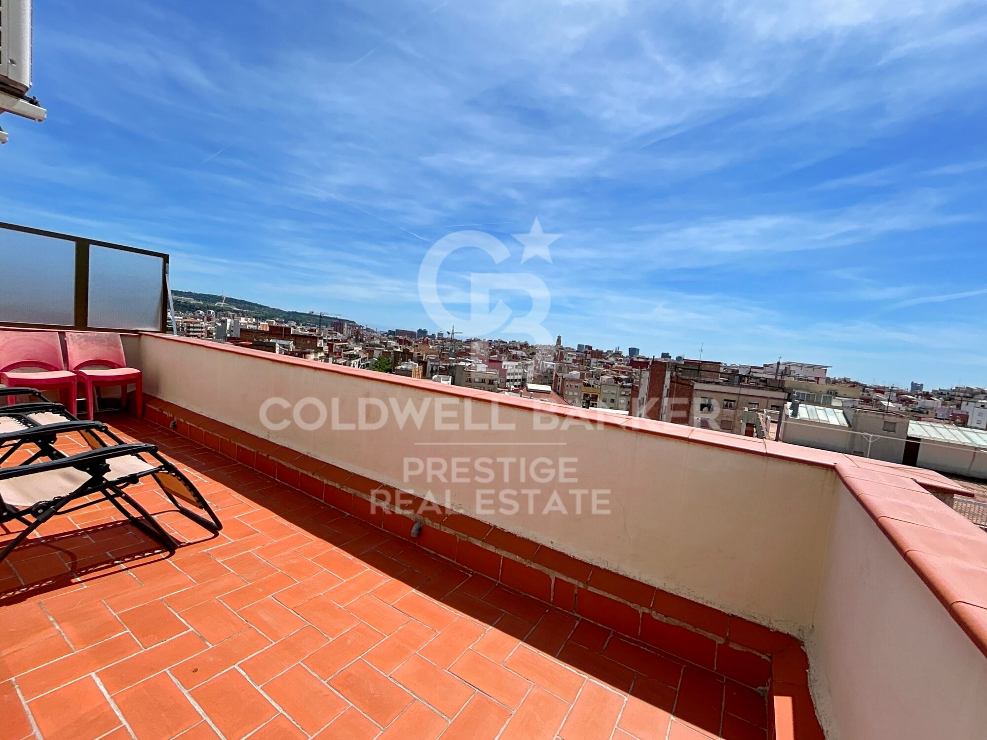 Penthouse with tourist license right next to CampNou