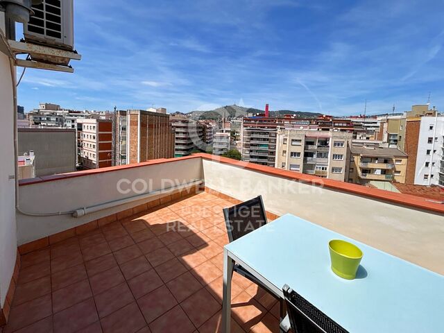 Penthouse with tourist license right next to CampNou