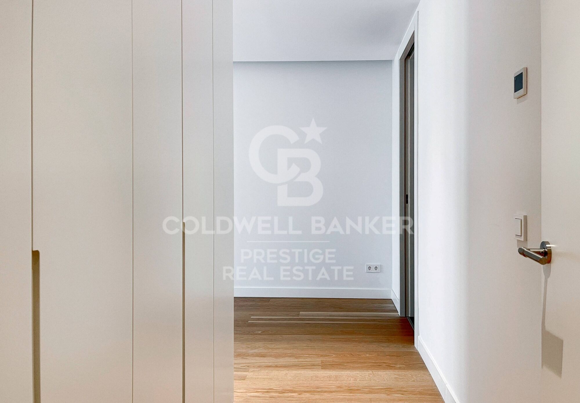 4 bedroom flat with balcony